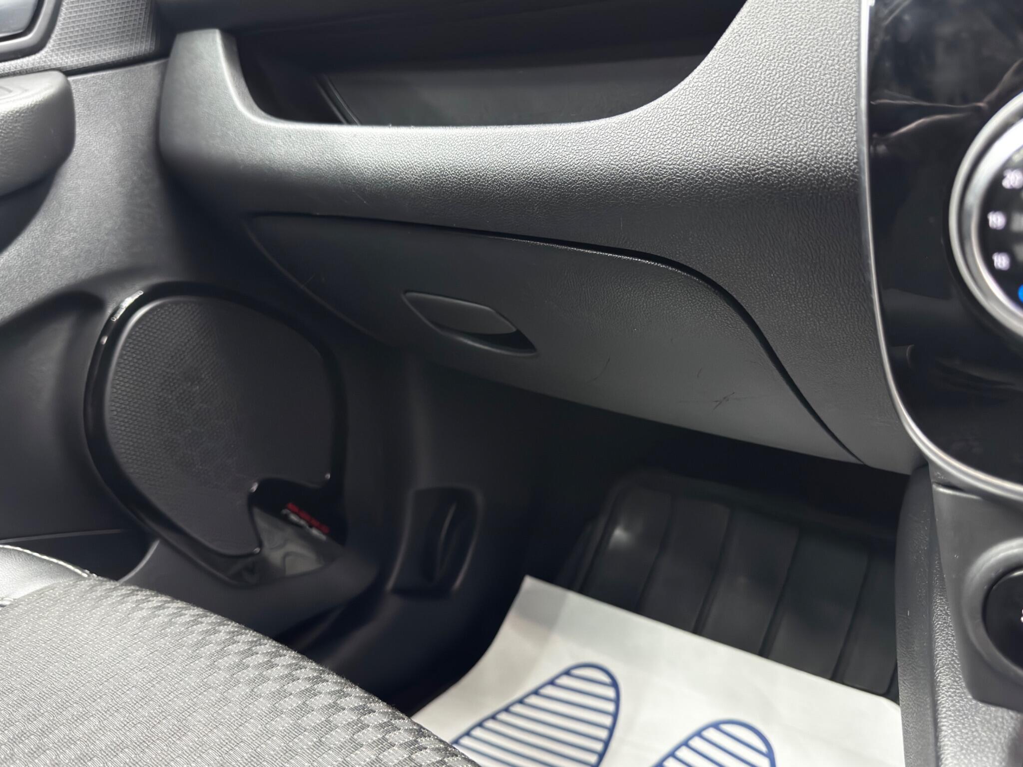Renault Clio view 27