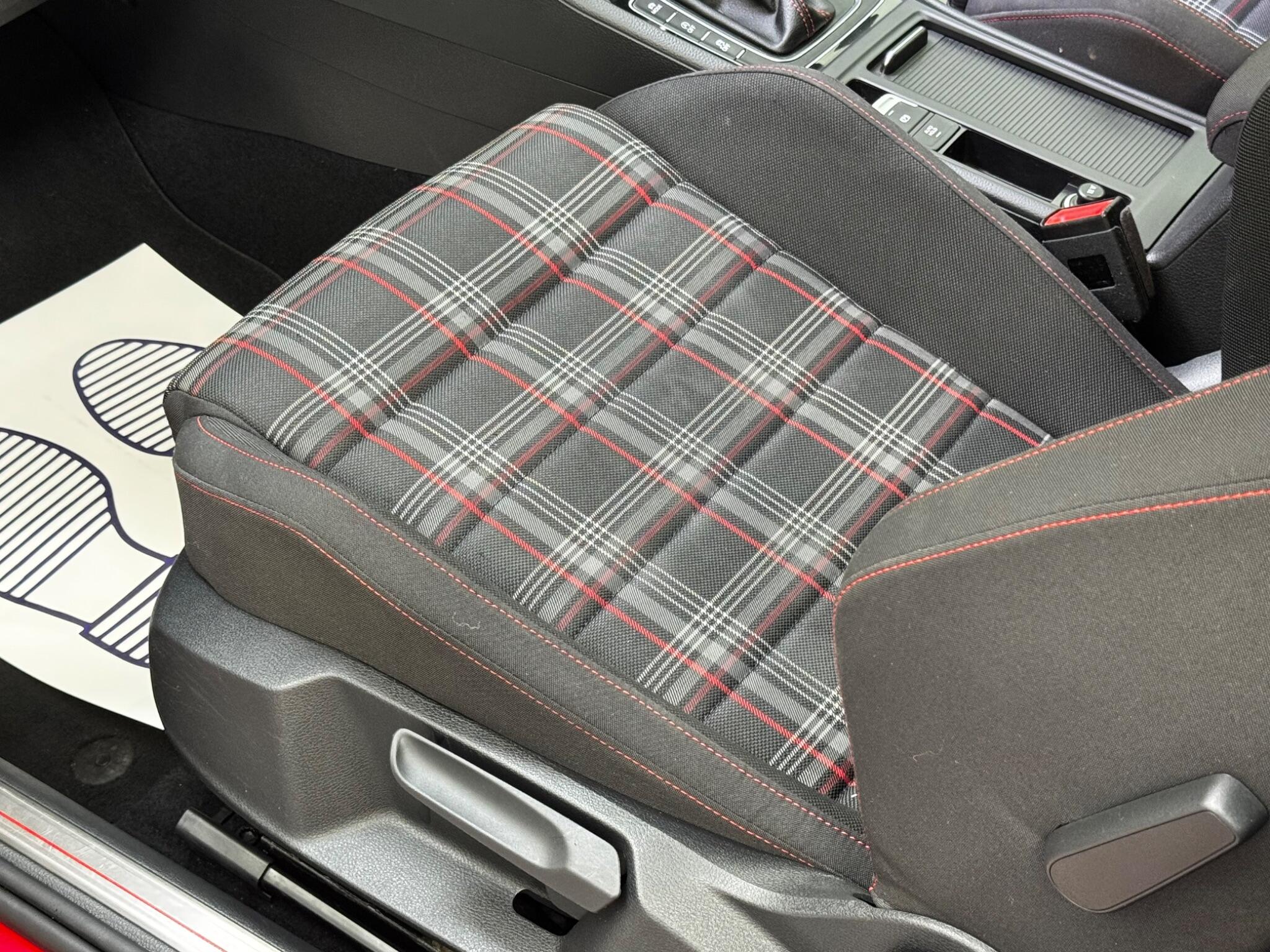 Volkswagen Golf view 41