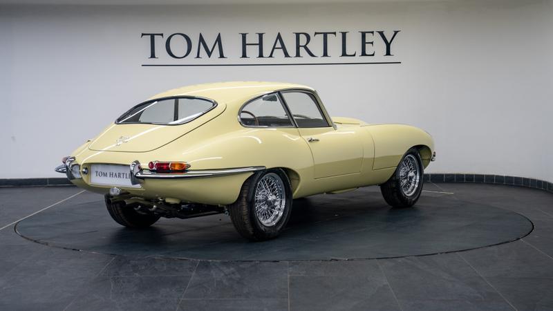 Jaguar E-Type view 7
