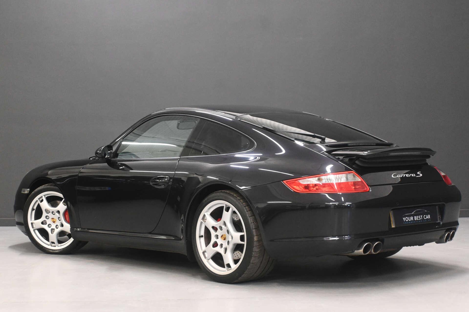 Porsche 911 view 2