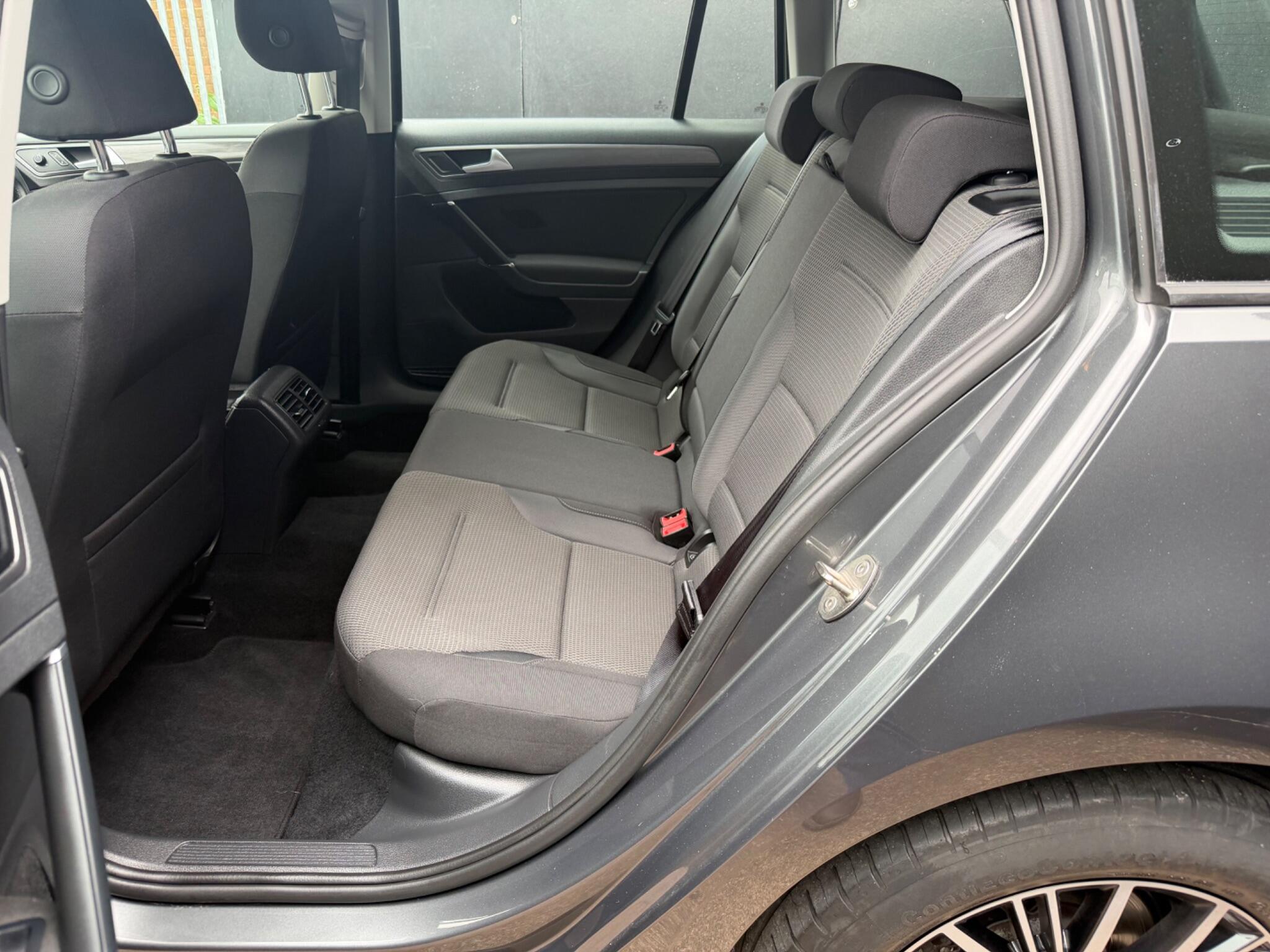 Volkswagen Golf view 13