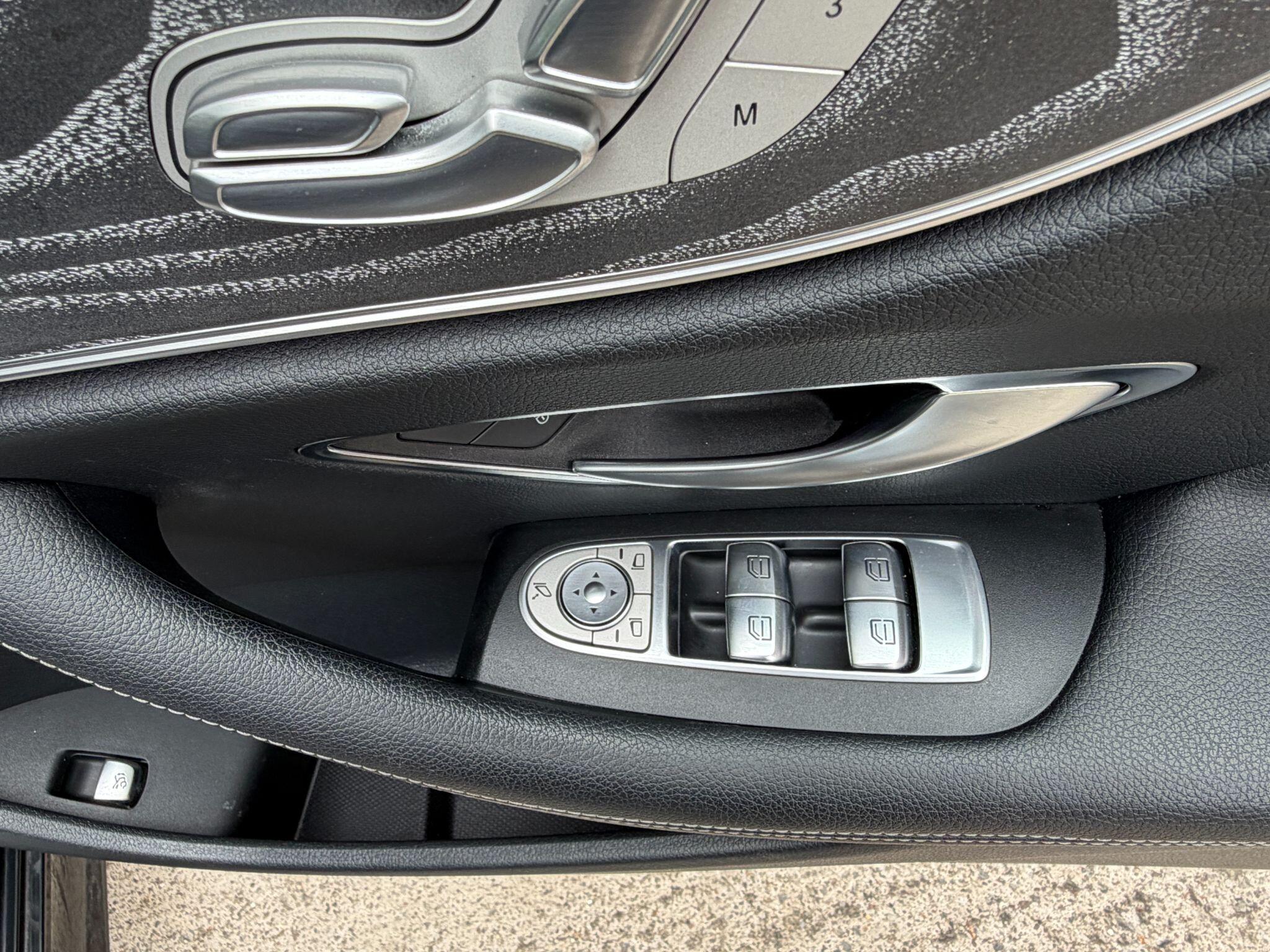 Mercedes-Benz E-Class view 36