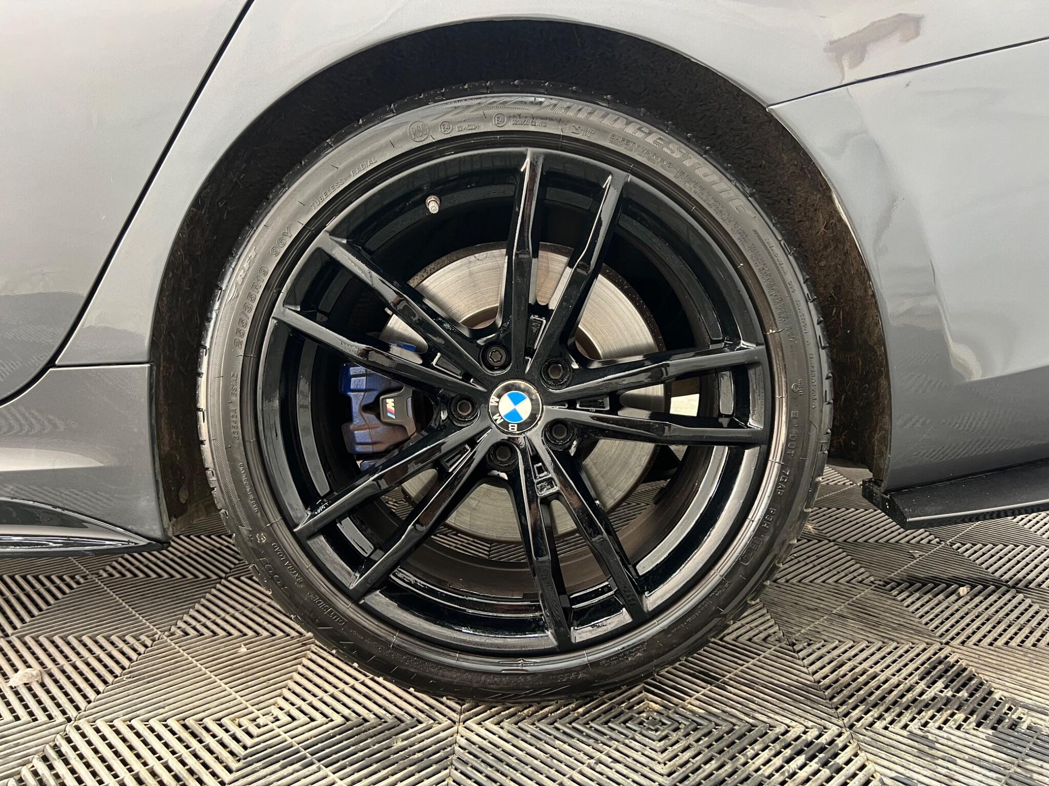 BMW 3 Series view 37