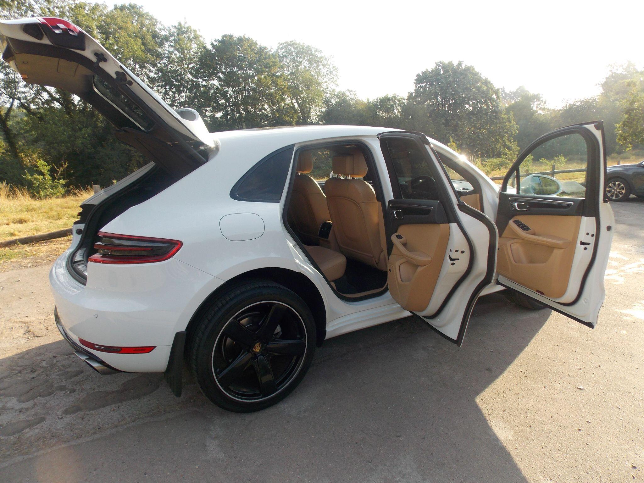 Porsche Macan view 6