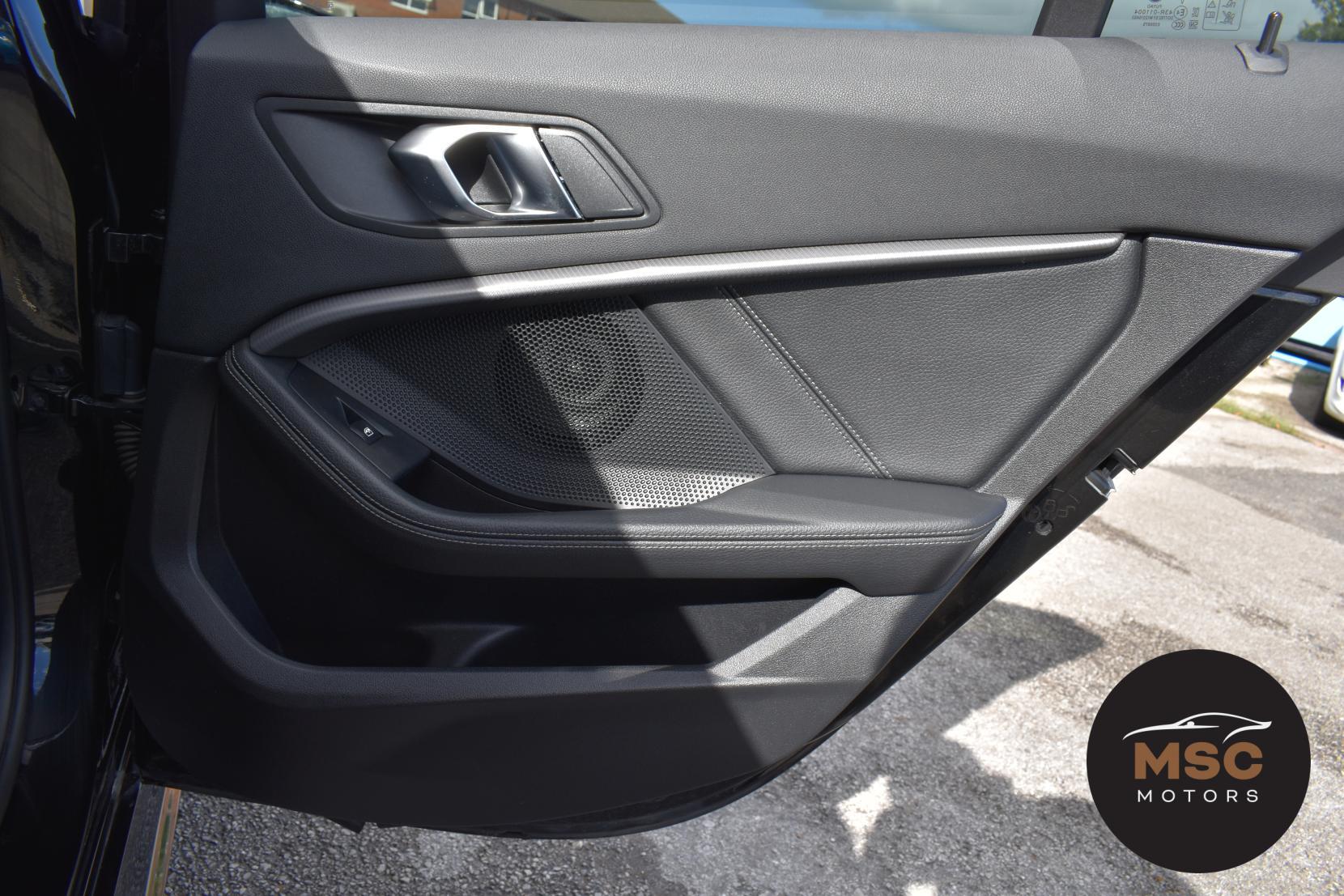 BMW 1 Series view 64
