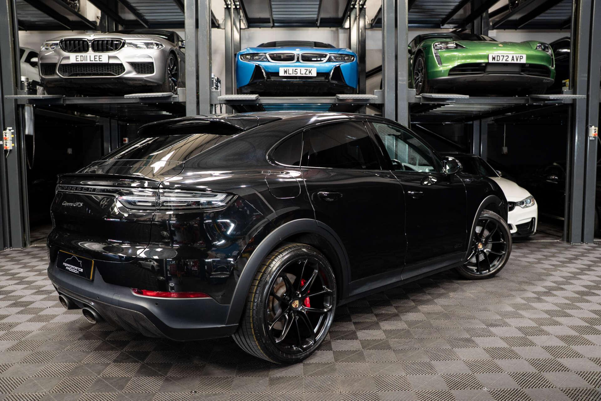 Porsche Cayenne view 9