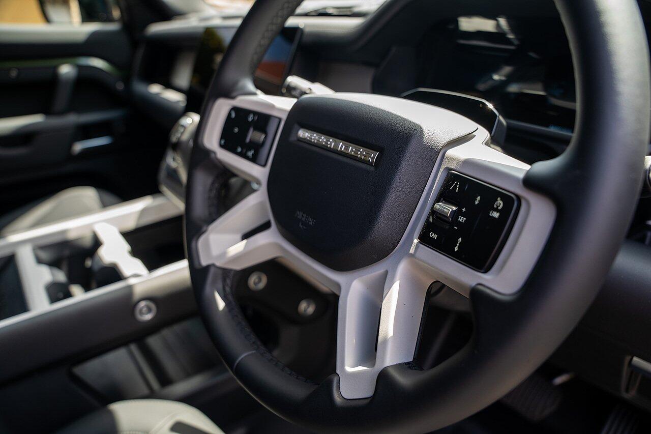 Land Rover Defender view 93