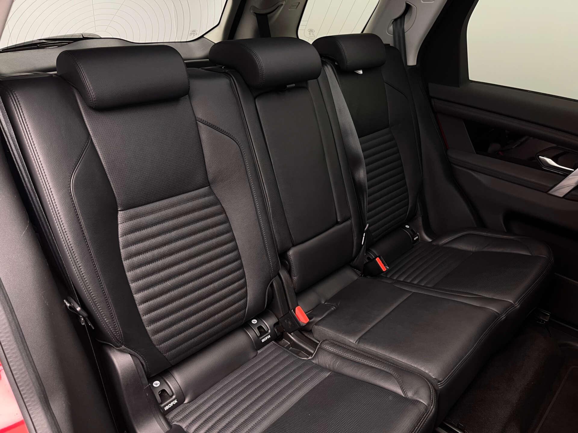 Land Rover Discovery Sport view 27