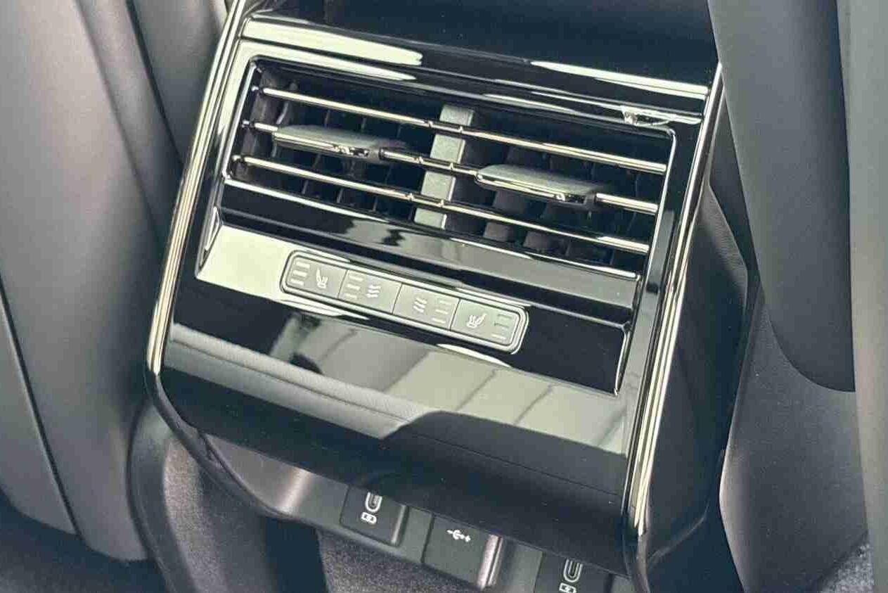 Land Rover Range Rover Sport view 18