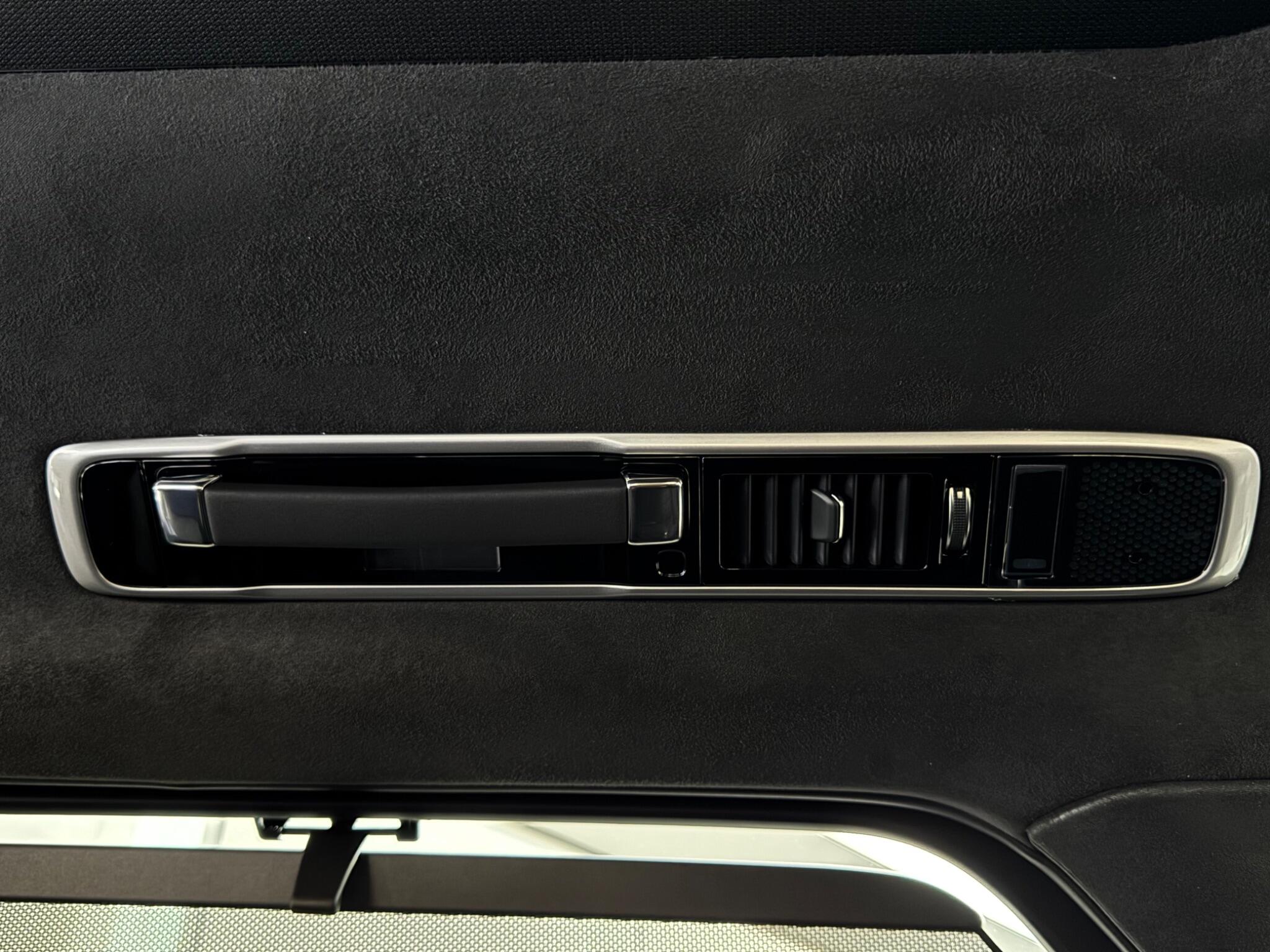Land Rover Range Rover Sport view 22