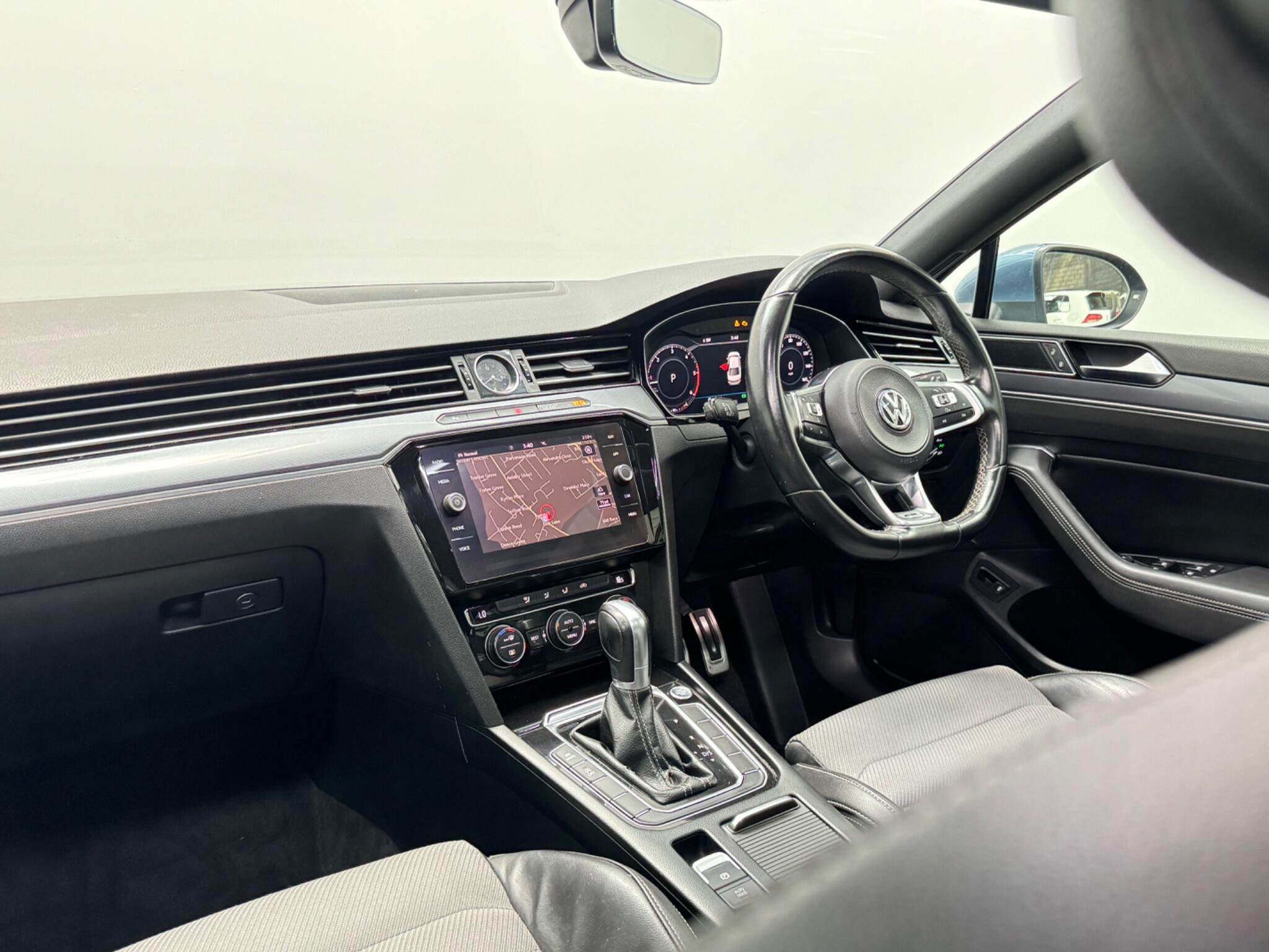 Volkswagen Passat view 59