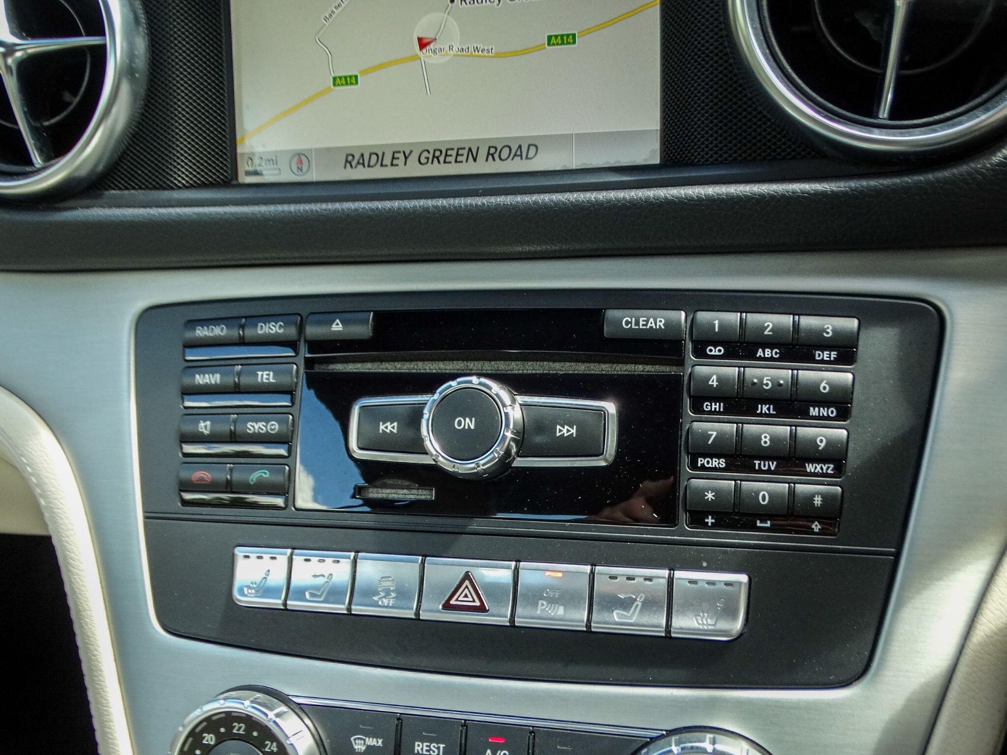 Mercedes-Benz SL view 24