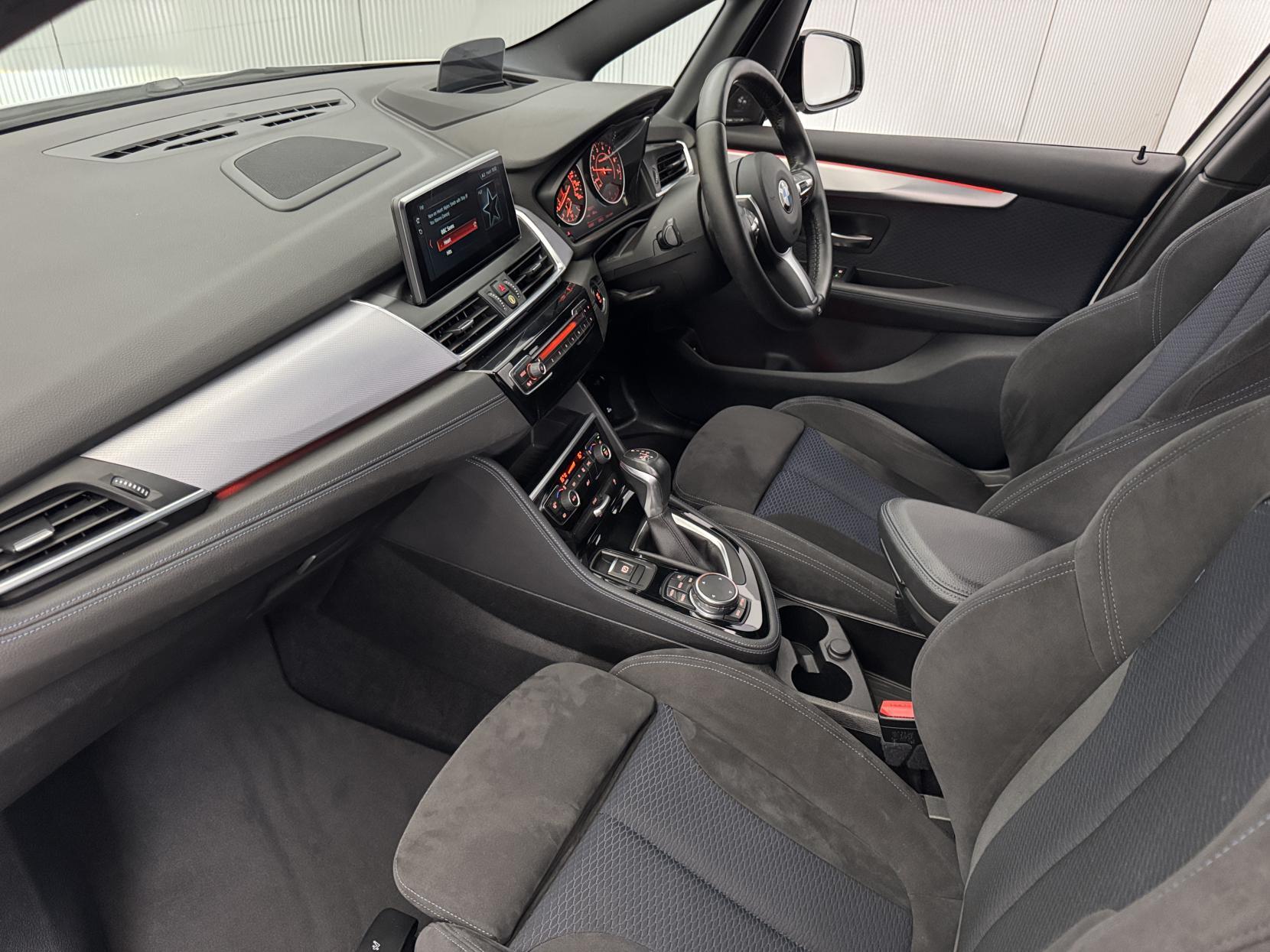 BMW 2 Series view 45