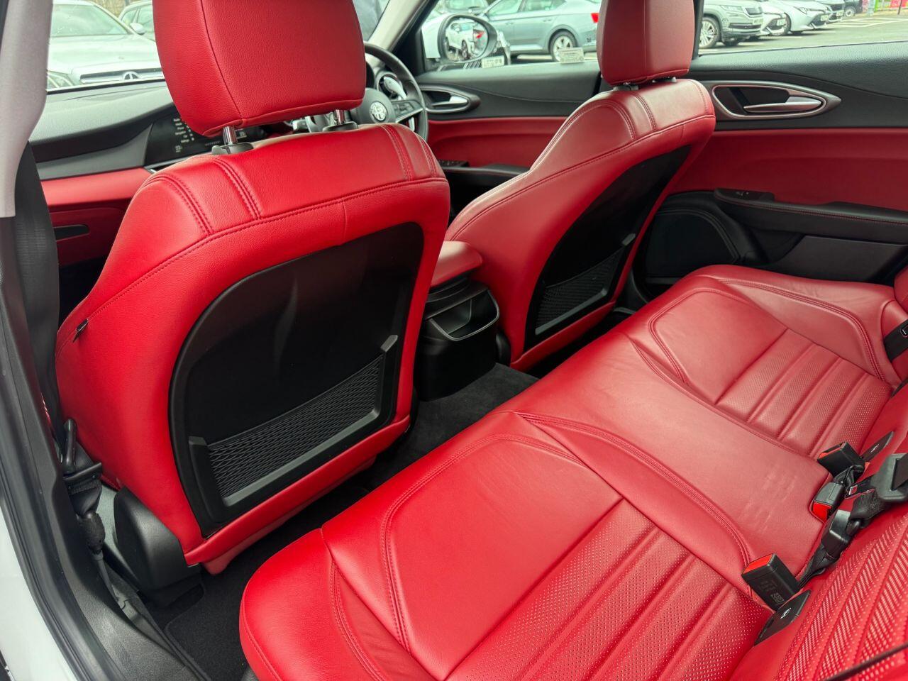 Alfa Romeo Giulia view 18