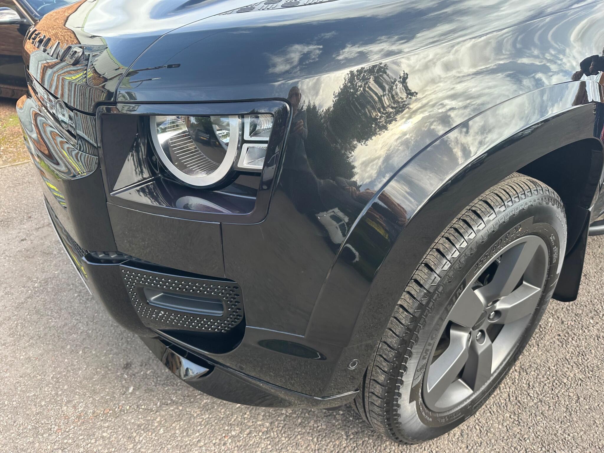 Land Rover Defender view 39
