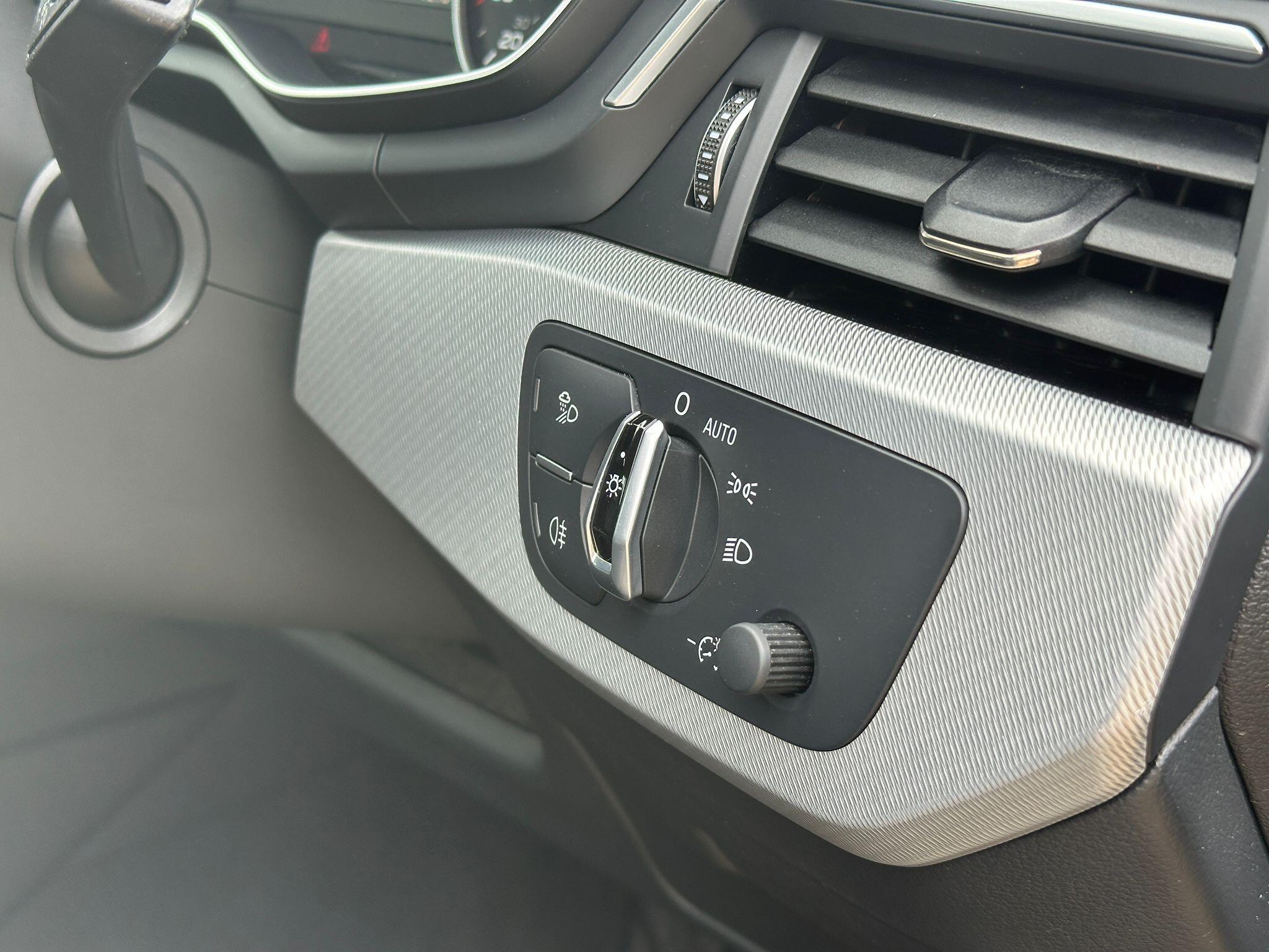 Audi A4 Avant view 36