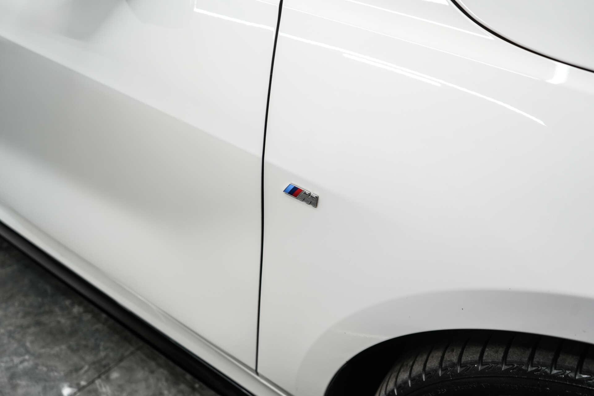 BMW 1 Series view 9