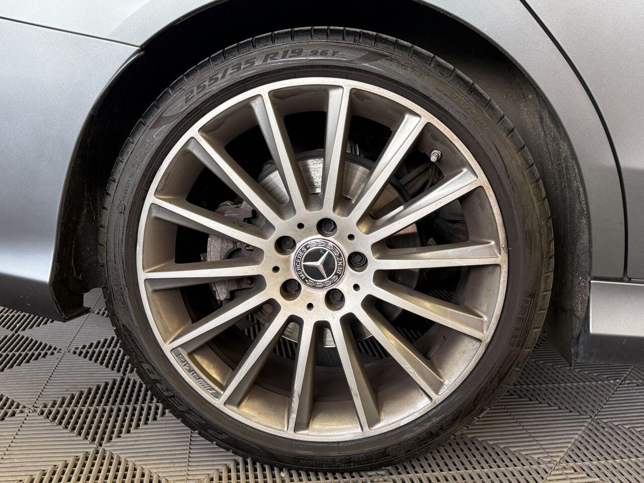 Mercedes-Benz C Class view 19