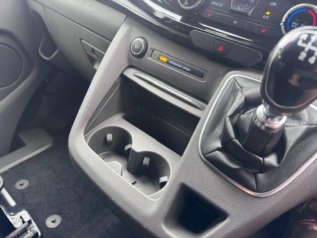 Ford Tourneo Custom view 23