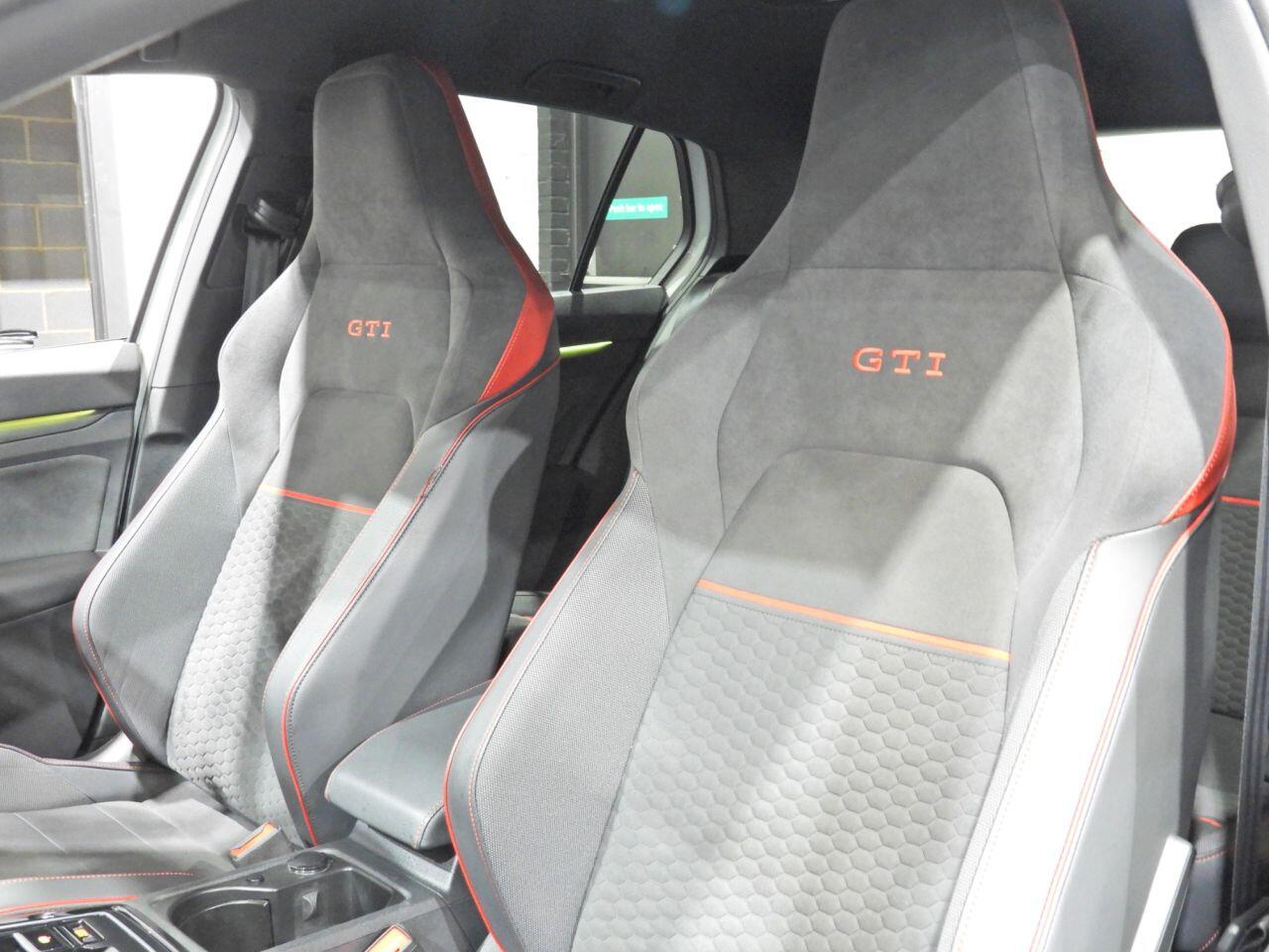 Volkswagen Golf view 17