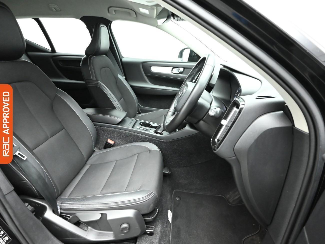 Volvo XC40 view 12