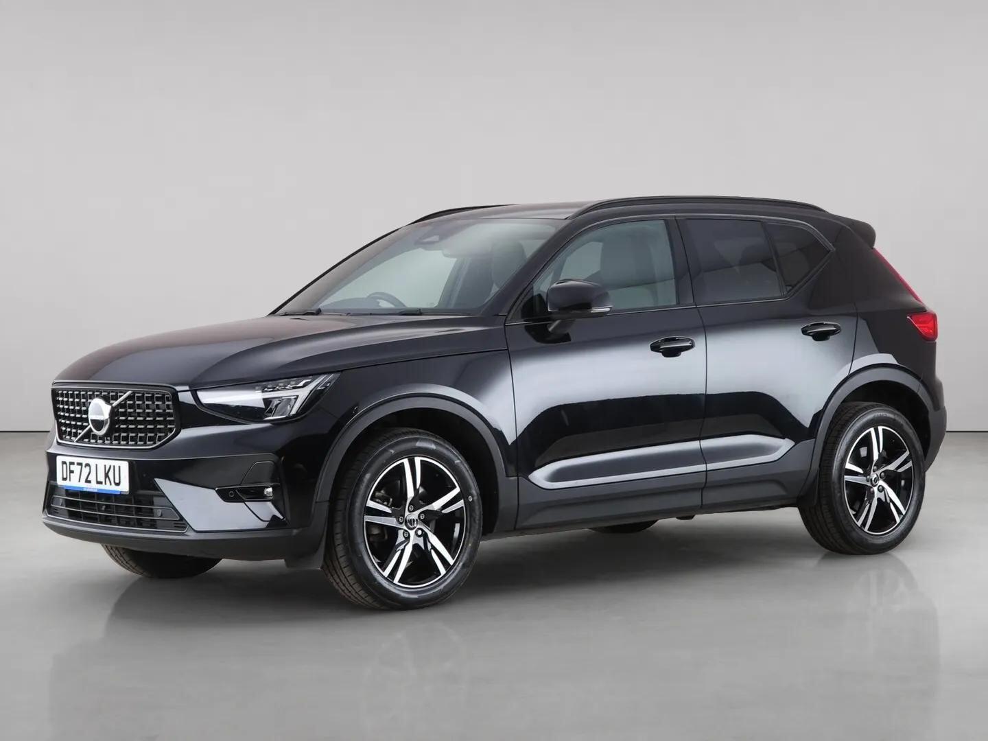 Volvo XC40 view 2