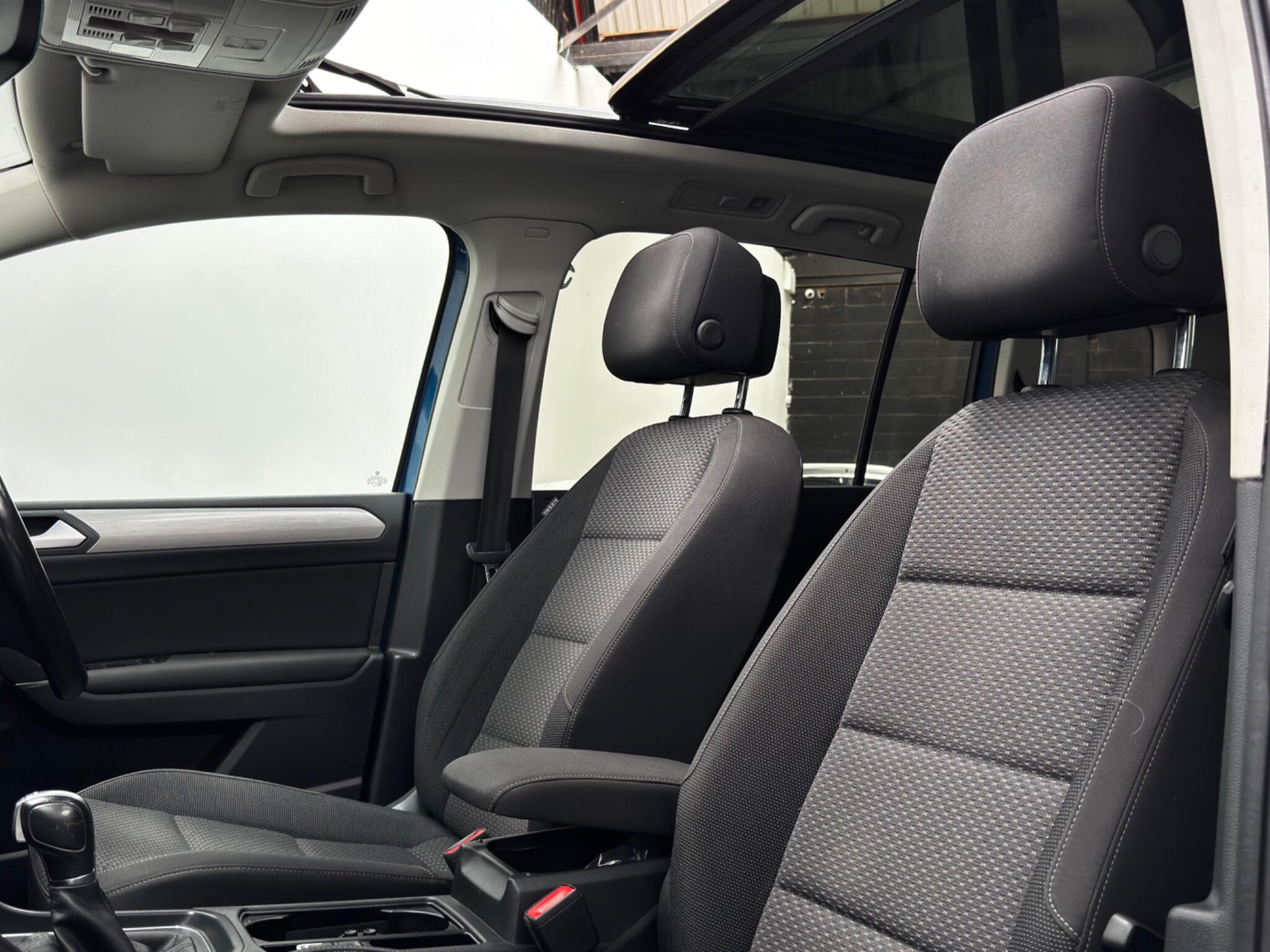 Volkswagen Touran view 50