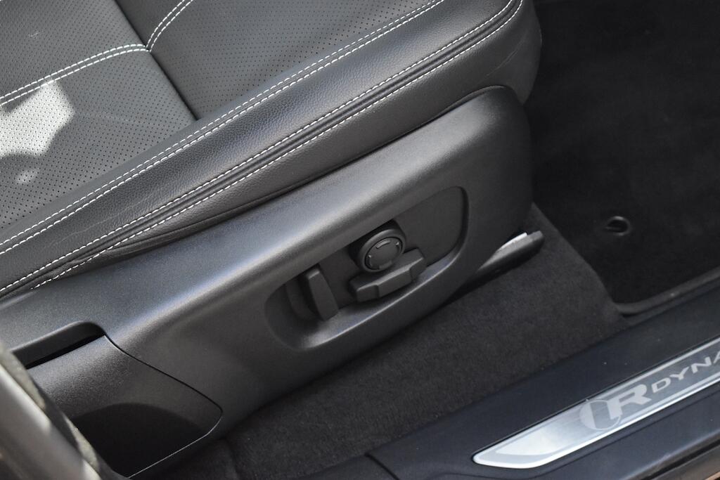 Land Rover Range Rover Velar view 29