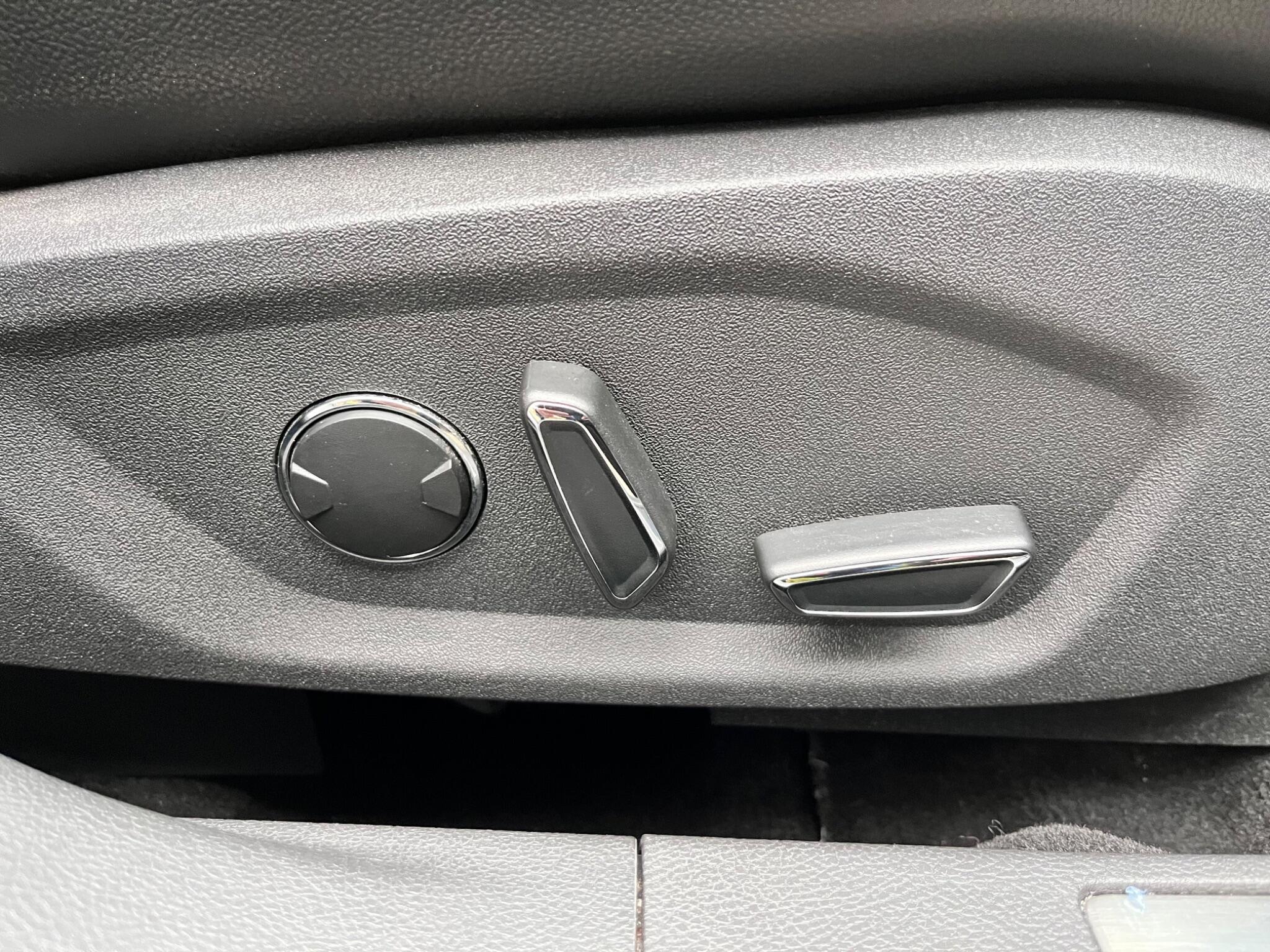 Ford Mondeo view 38