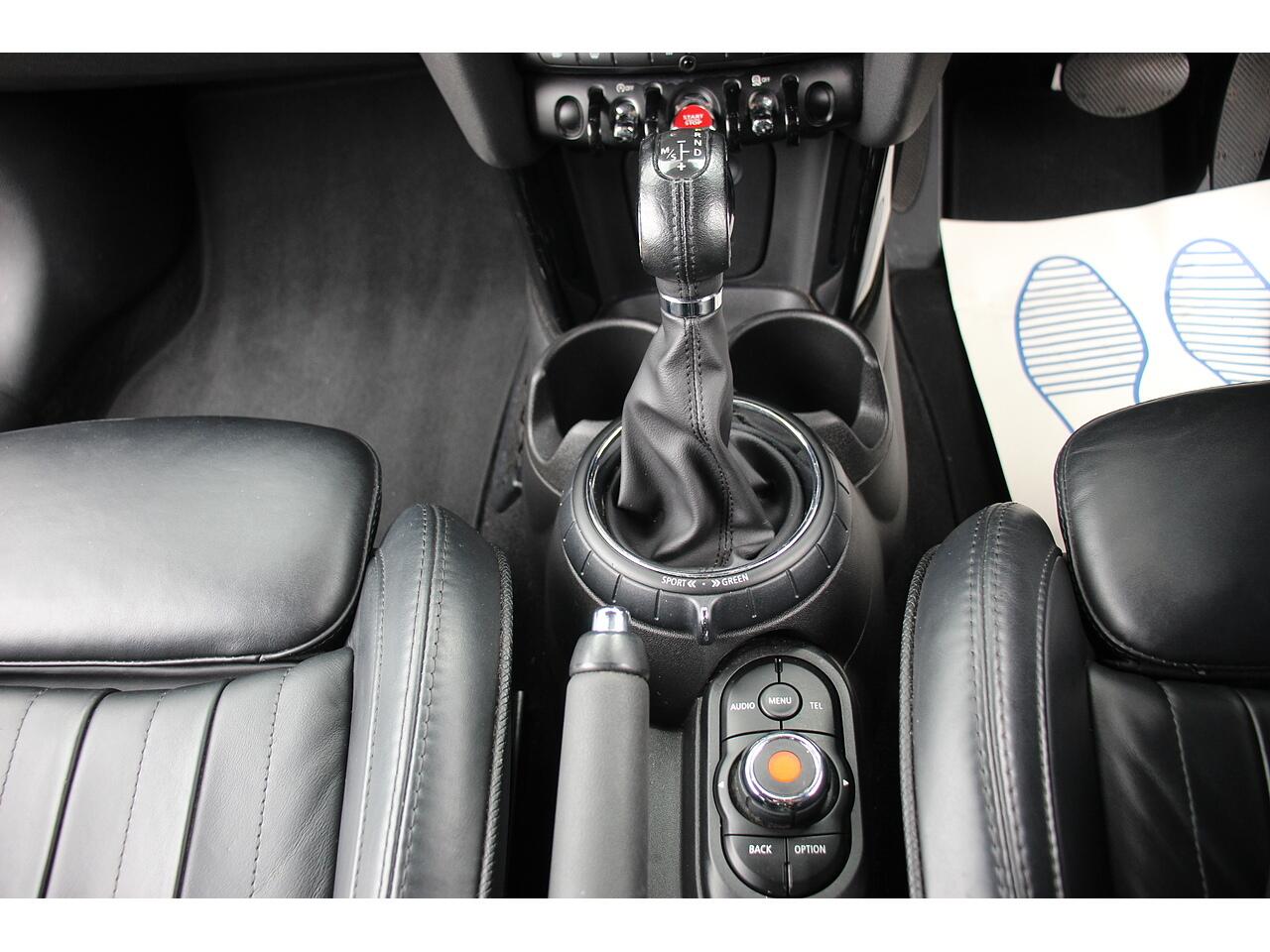 Mini Hatch view 26