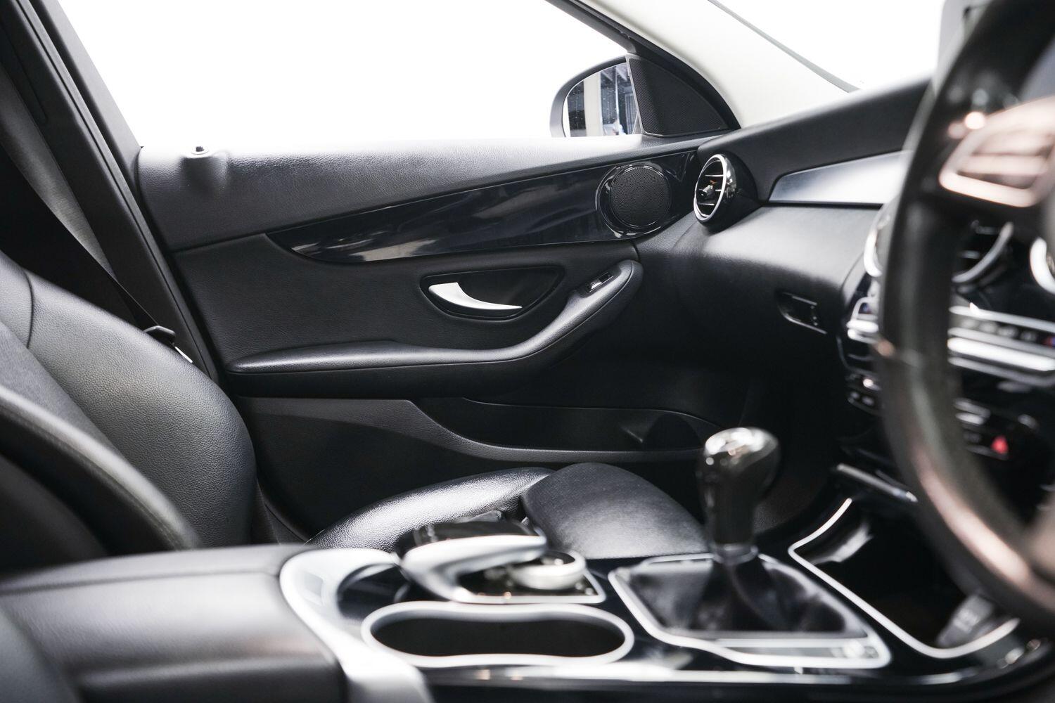 Mercedes-Benz C-Class view 15