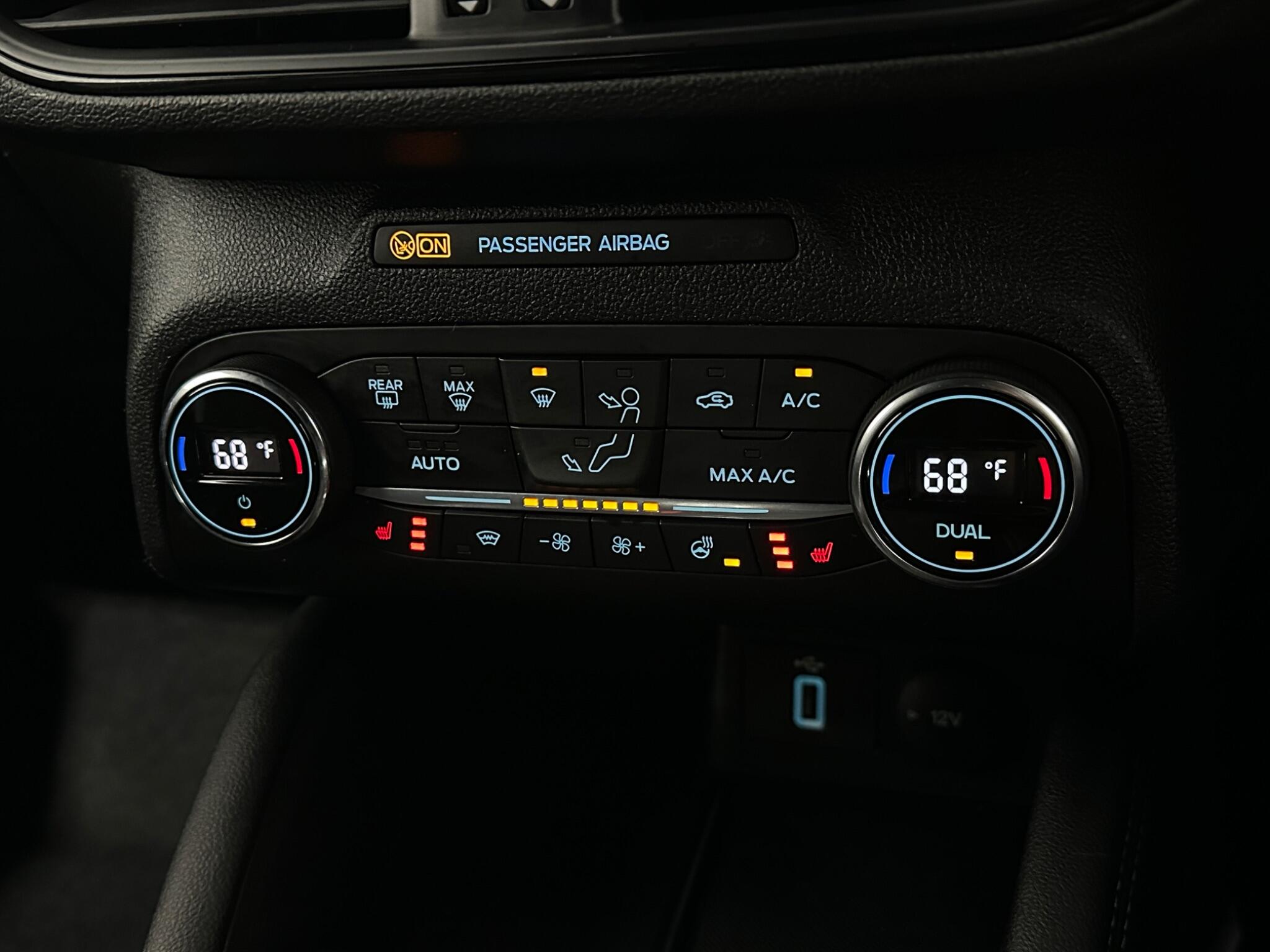 Ford Focus view 21