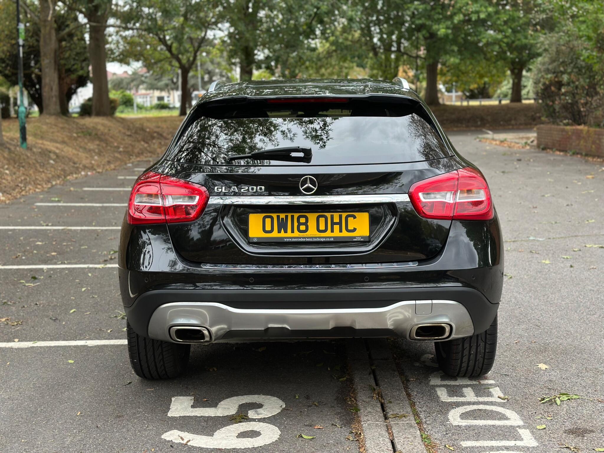 Mercedes-Benz GLA view 5