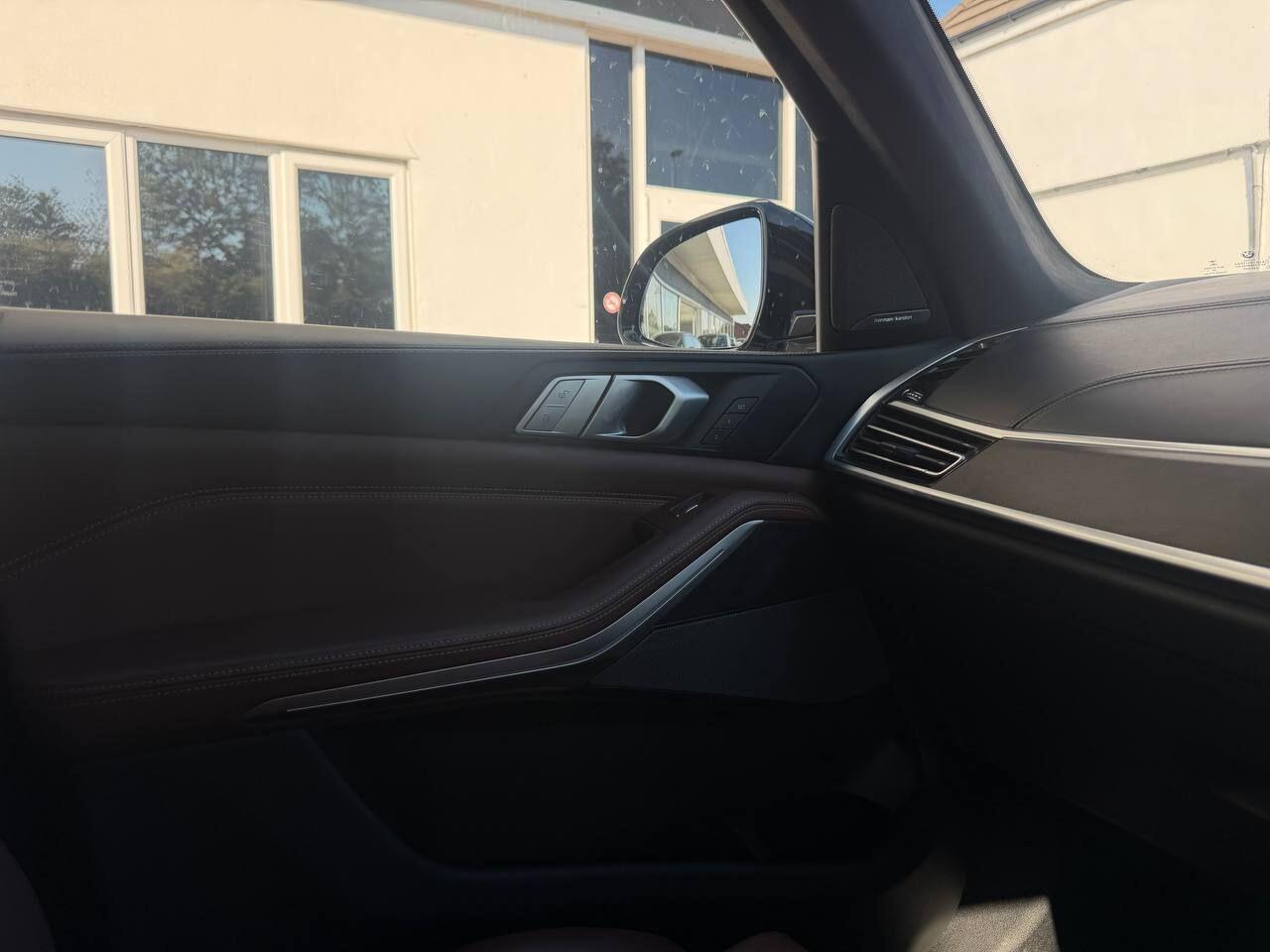 BMW X7 view 52