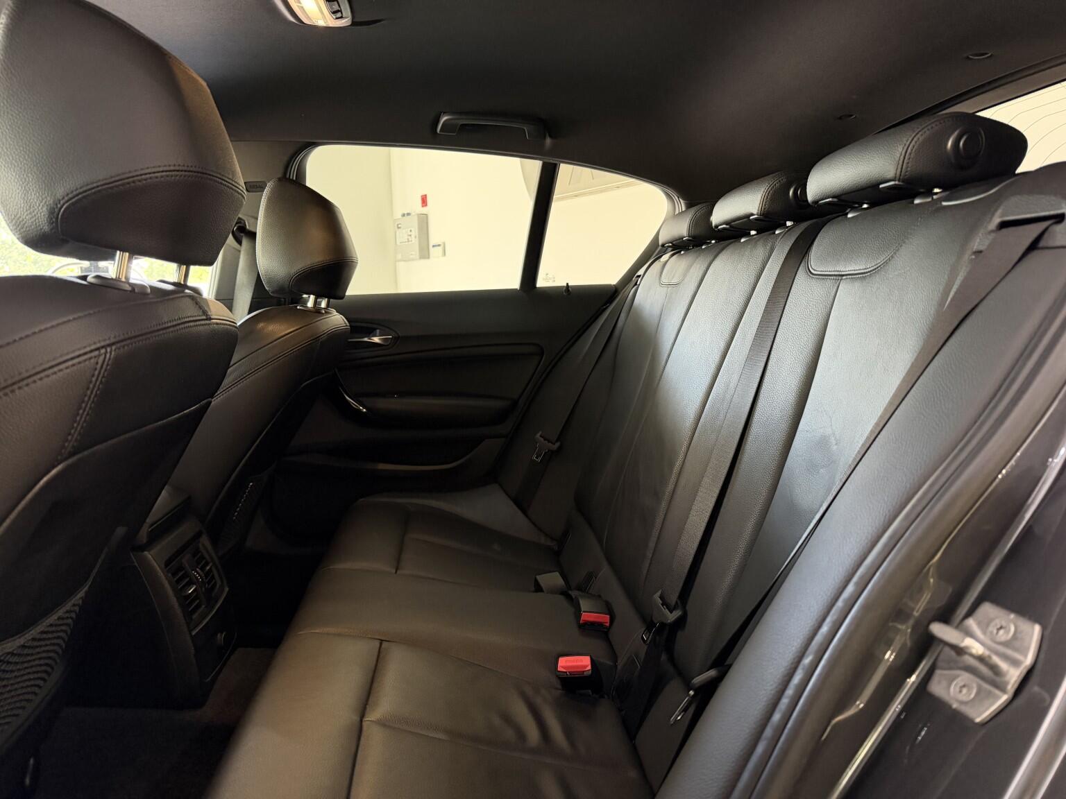 BMW 1 Series view 25