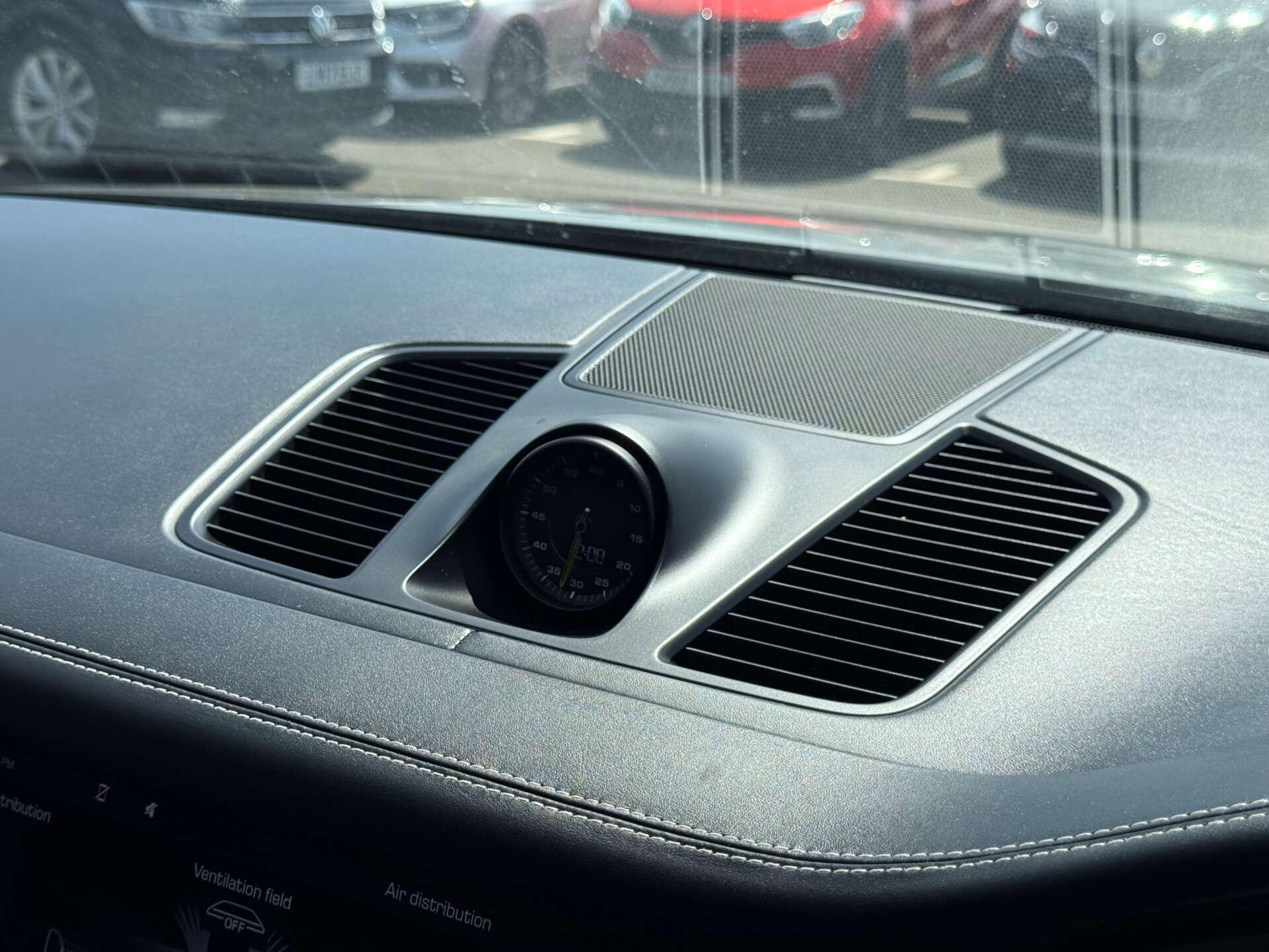 Porsche Cayenne view 44