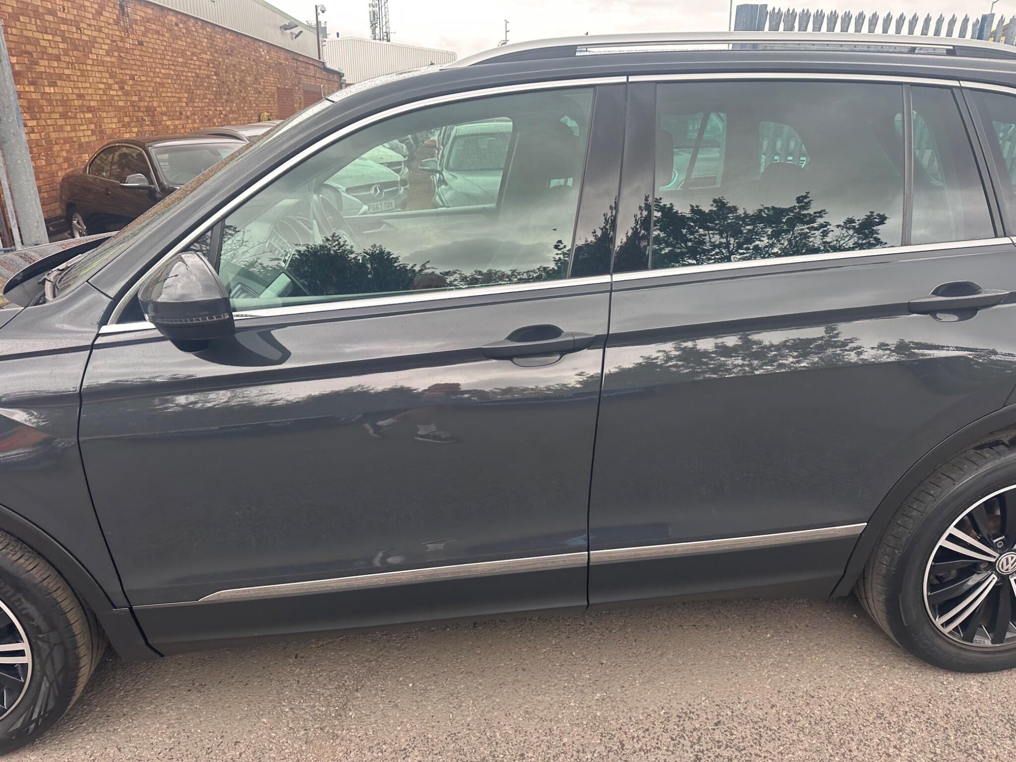 Volkswagen Tiguan view 28