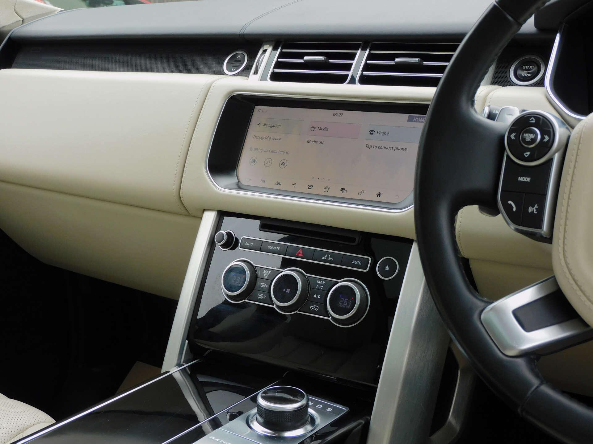Land Rover Range Rover view 19