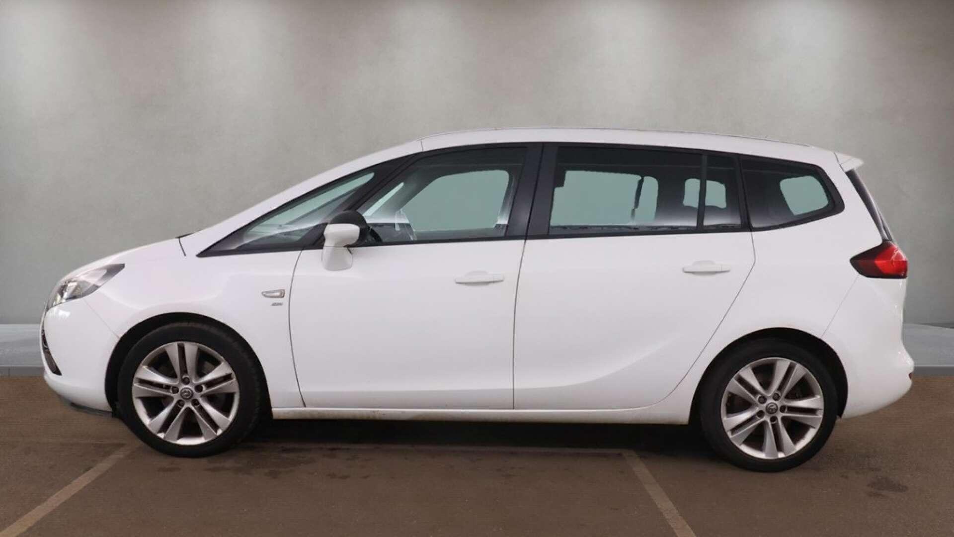 Vauxhall Zafira Tourer view 11