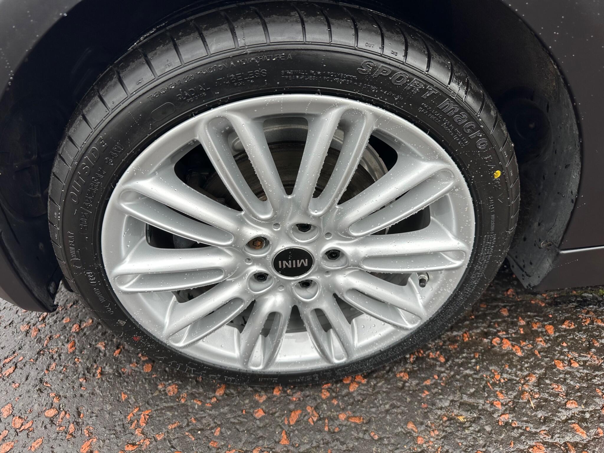 Mini Cooper view 13