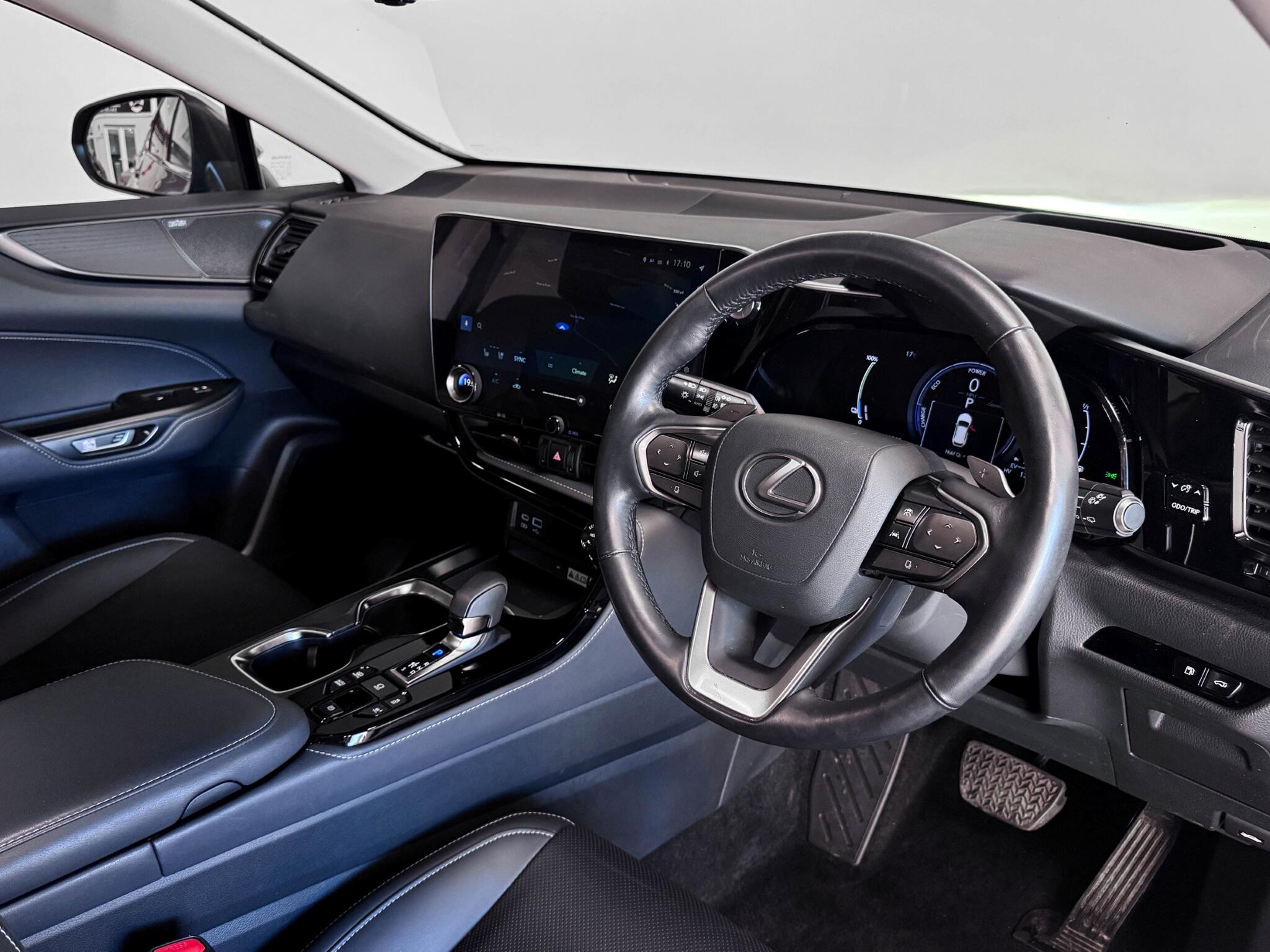 Lexus NX view 19