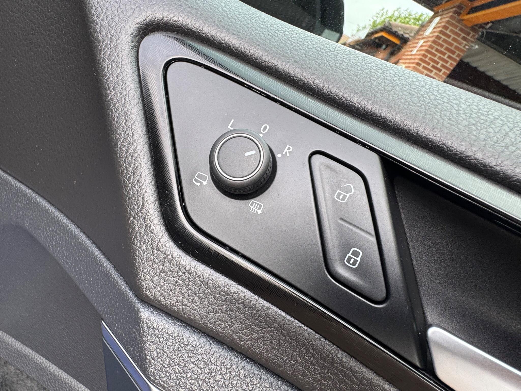 Volkswagen Golf view 13