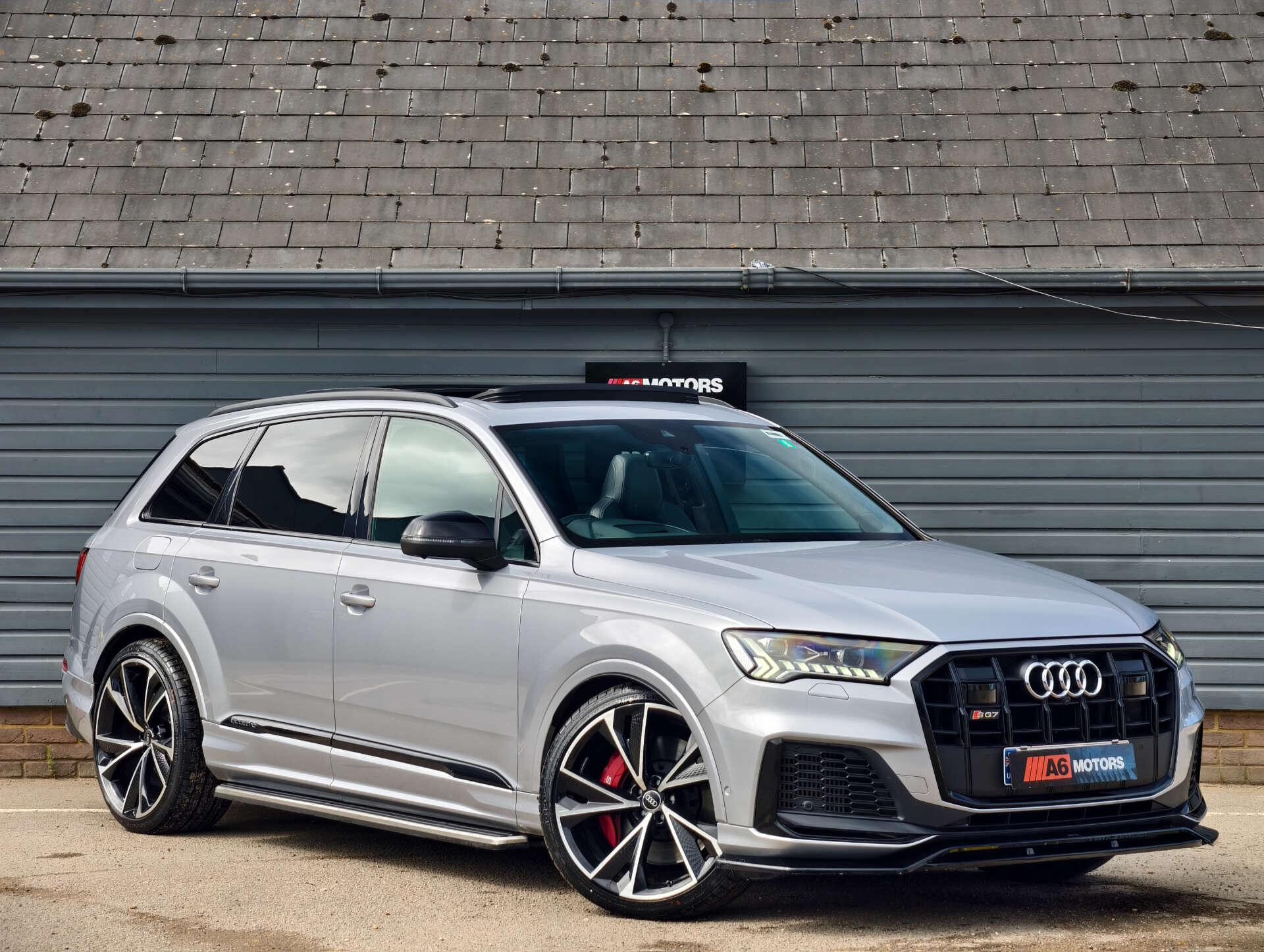 Audi SQ7 view 2