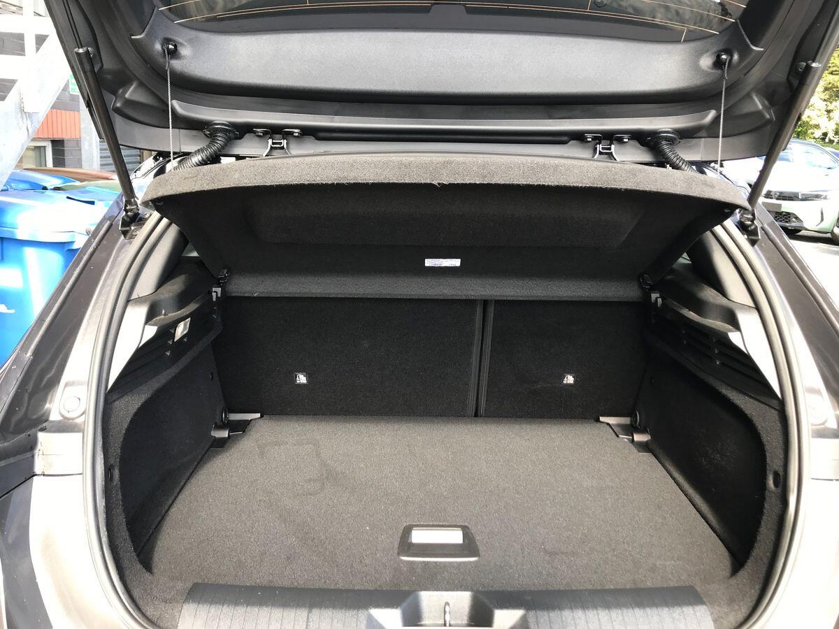 Vauxhall Astra view 8