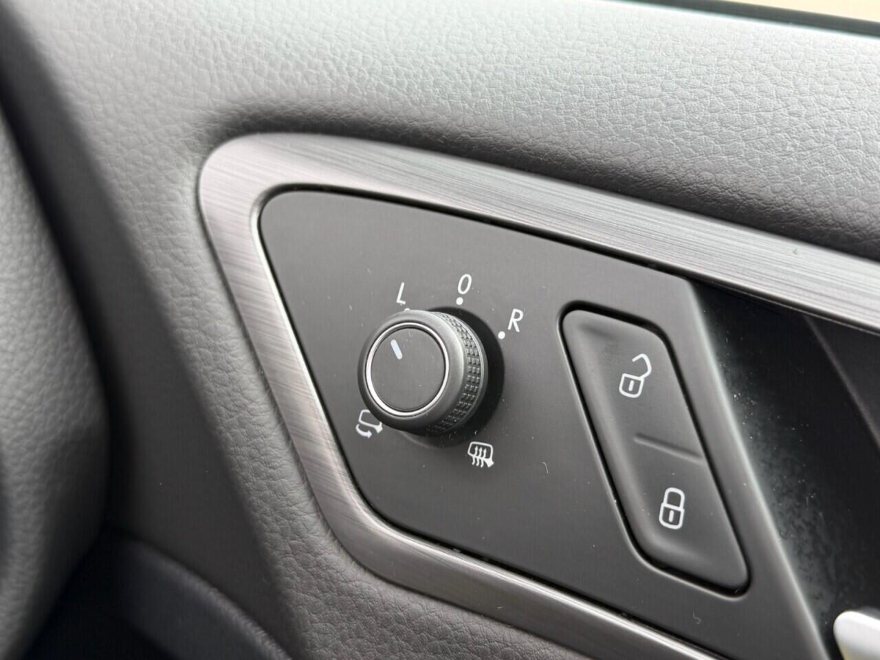 Volkswagen Golf view 30