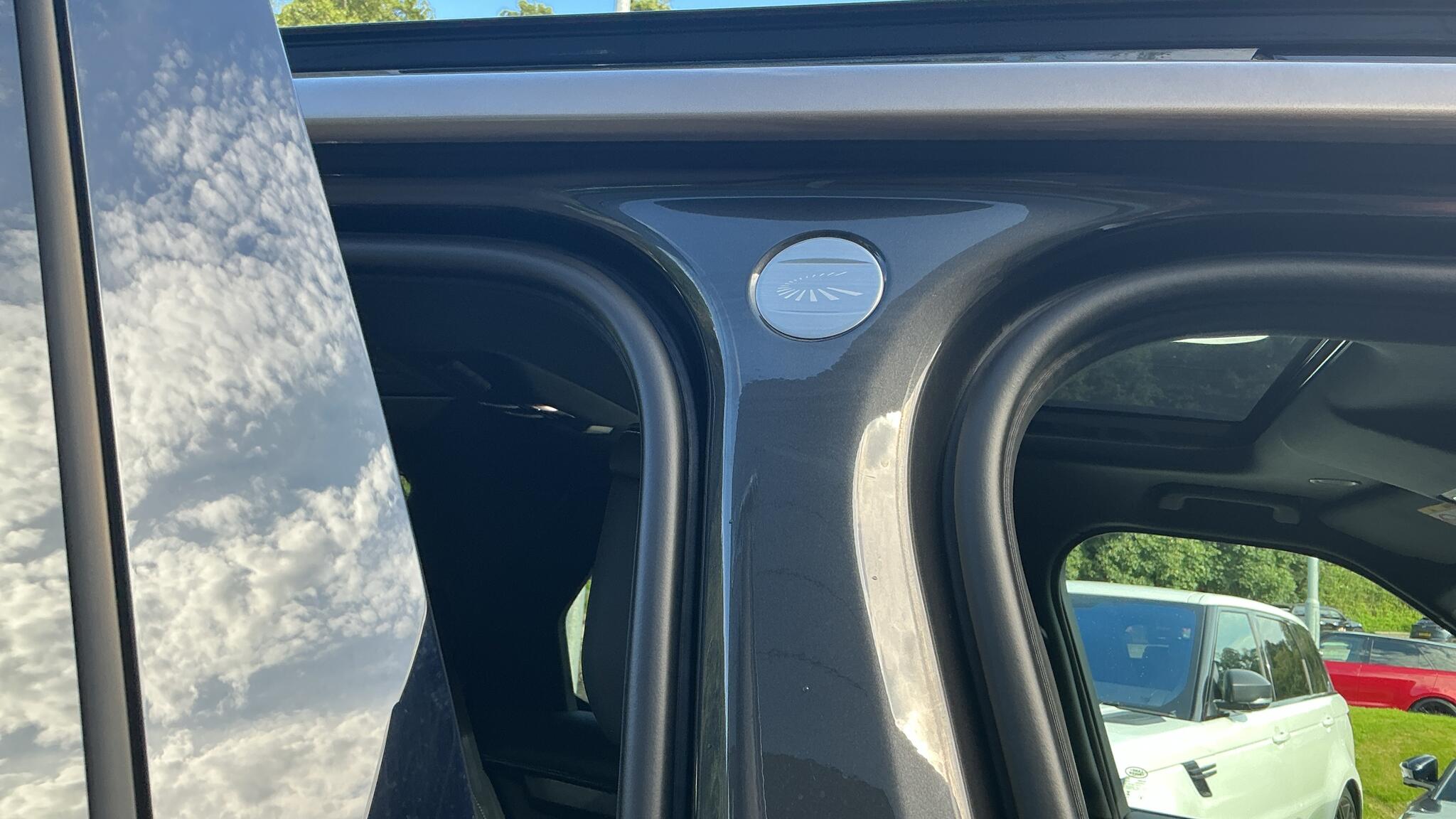 Land Rover Discovery view 38
