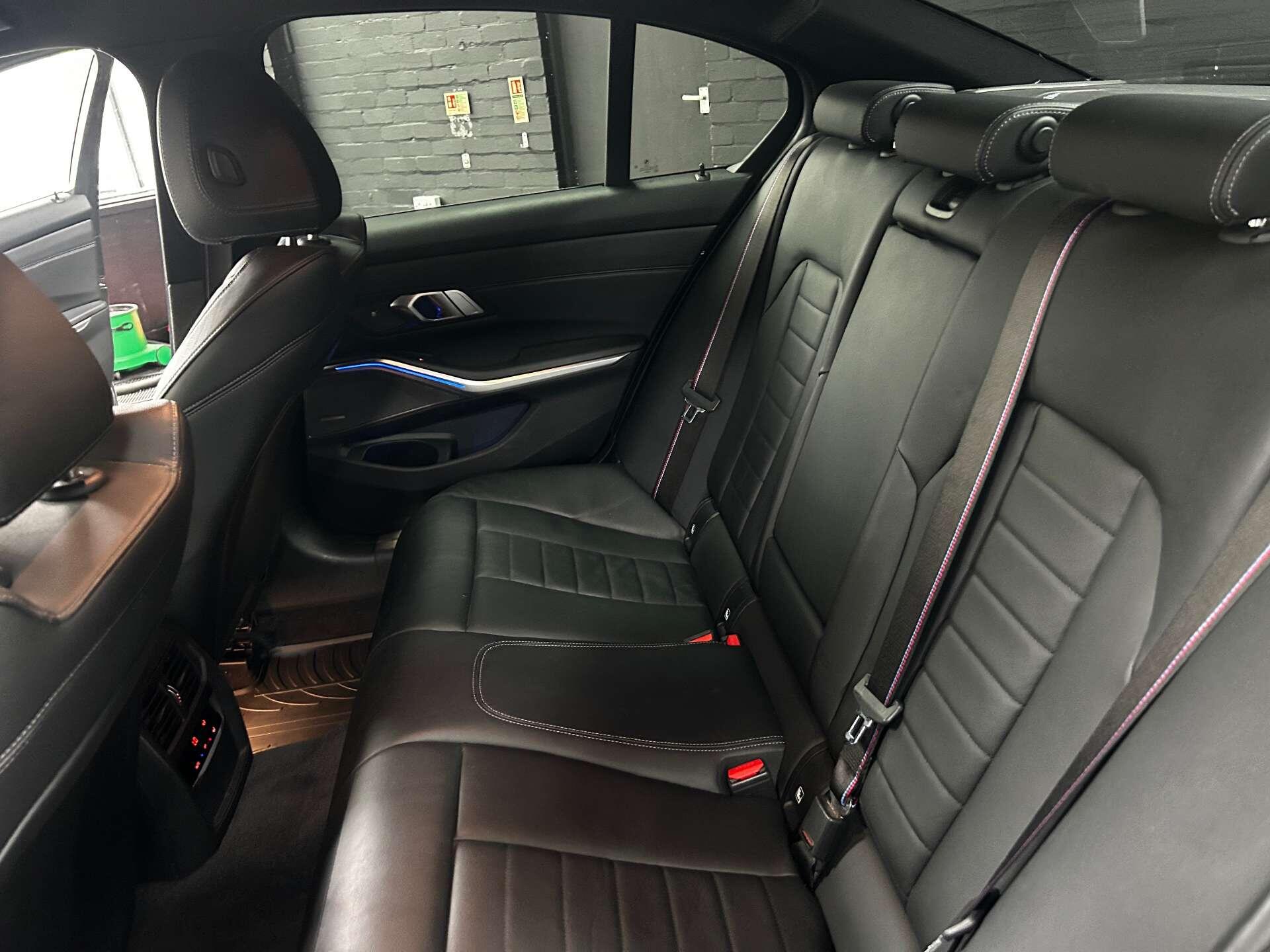 BMW 3 Series view 38