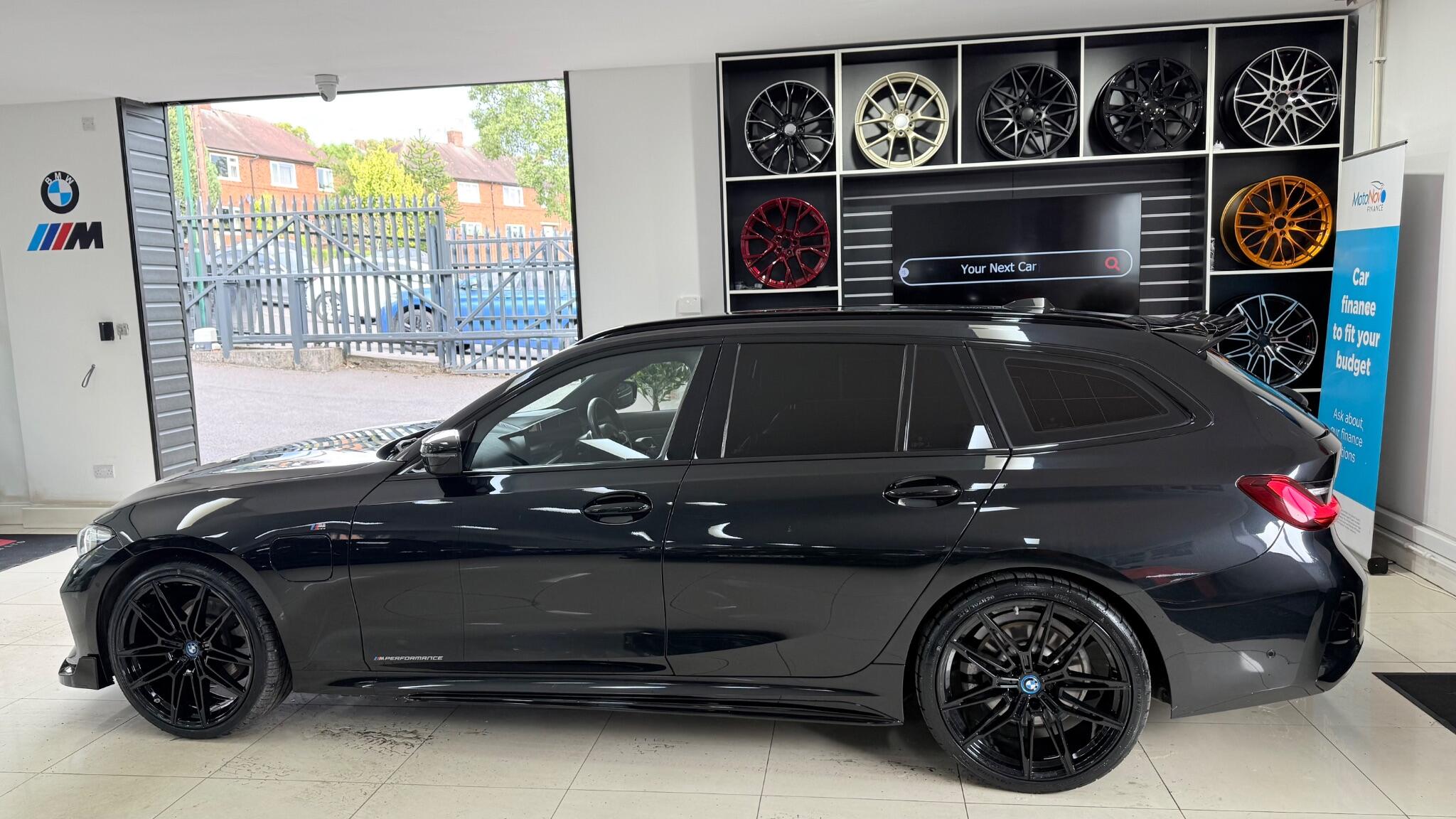 BMW 3 Series view 40