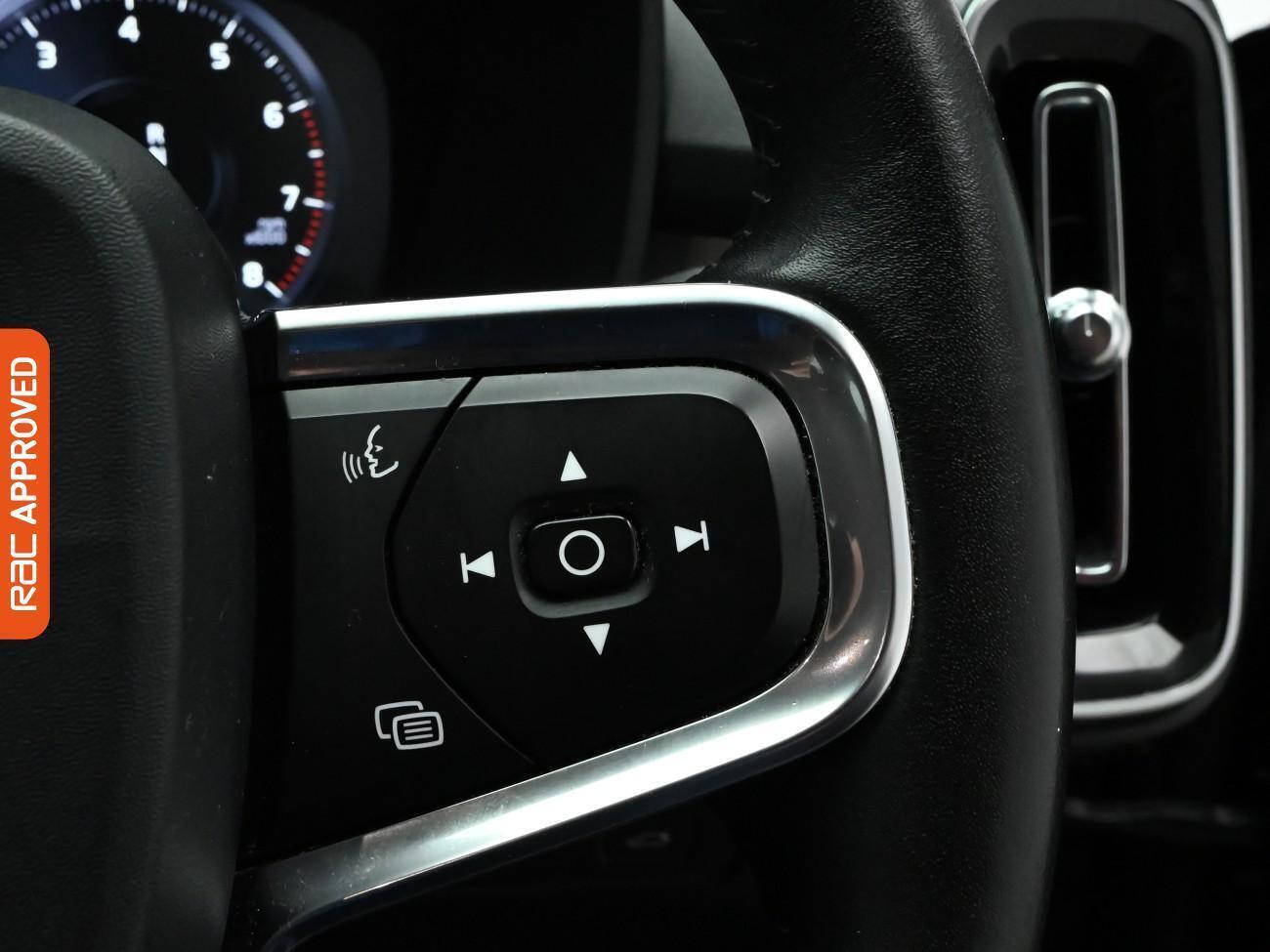 Volvo XC40 view 23