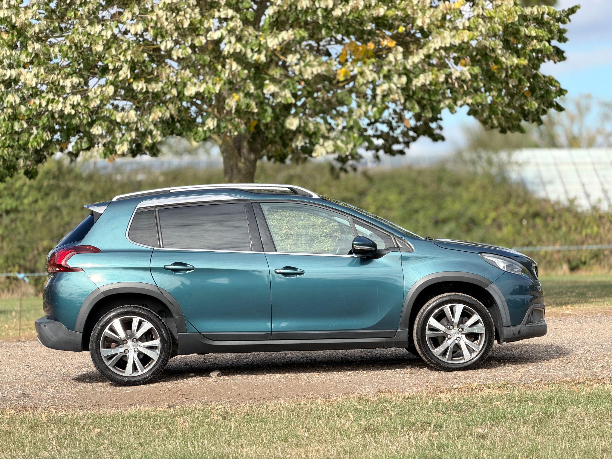 Peugeot 2008 view 3
